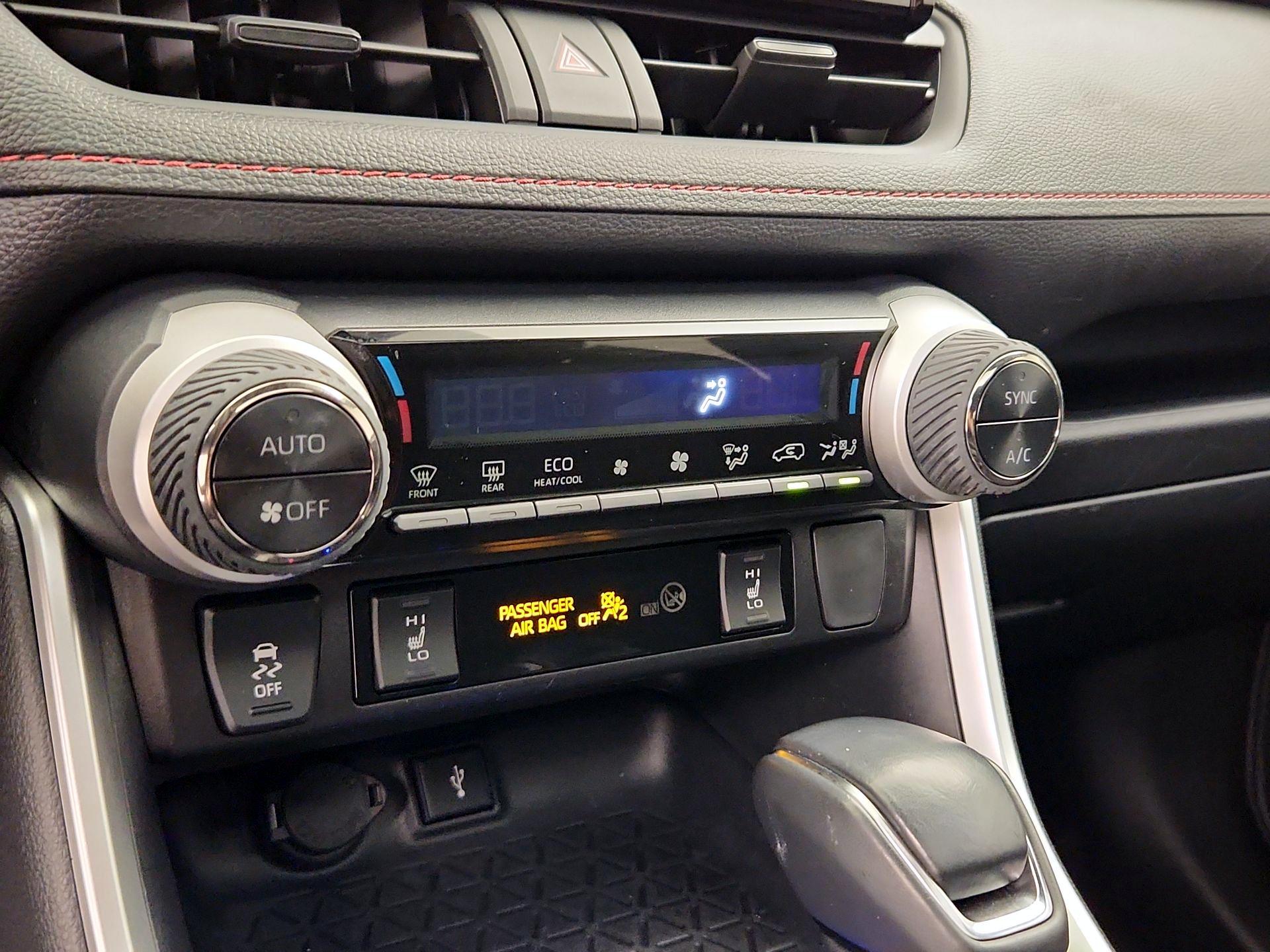 Thumbnail: 2021 Toyota RAV4 - 16