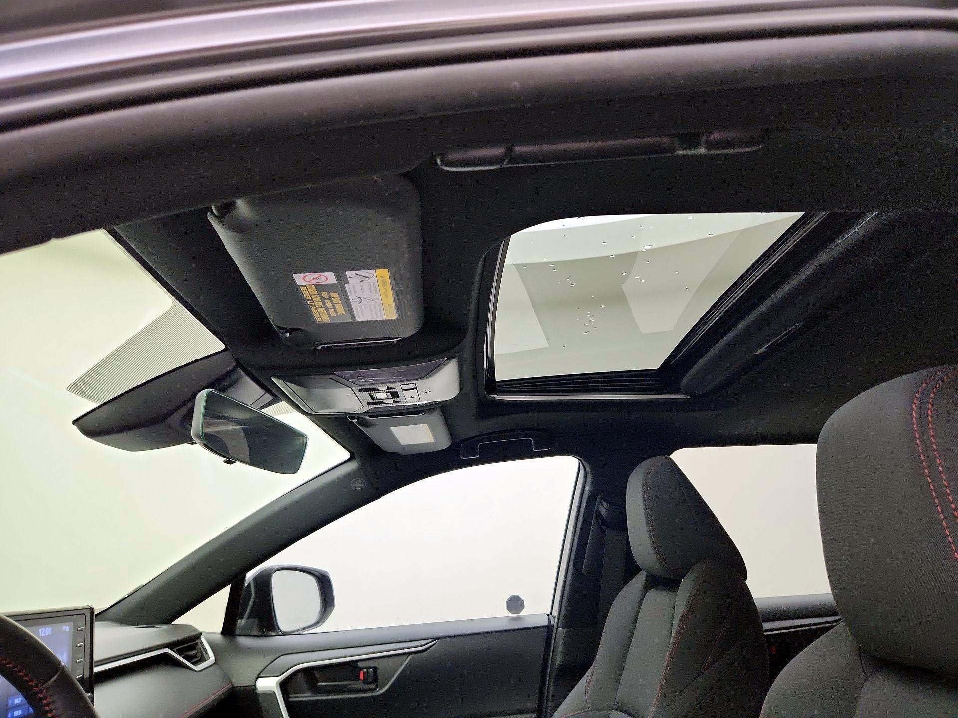 Thumbnail: 2021 Toyota RAV4 - 19