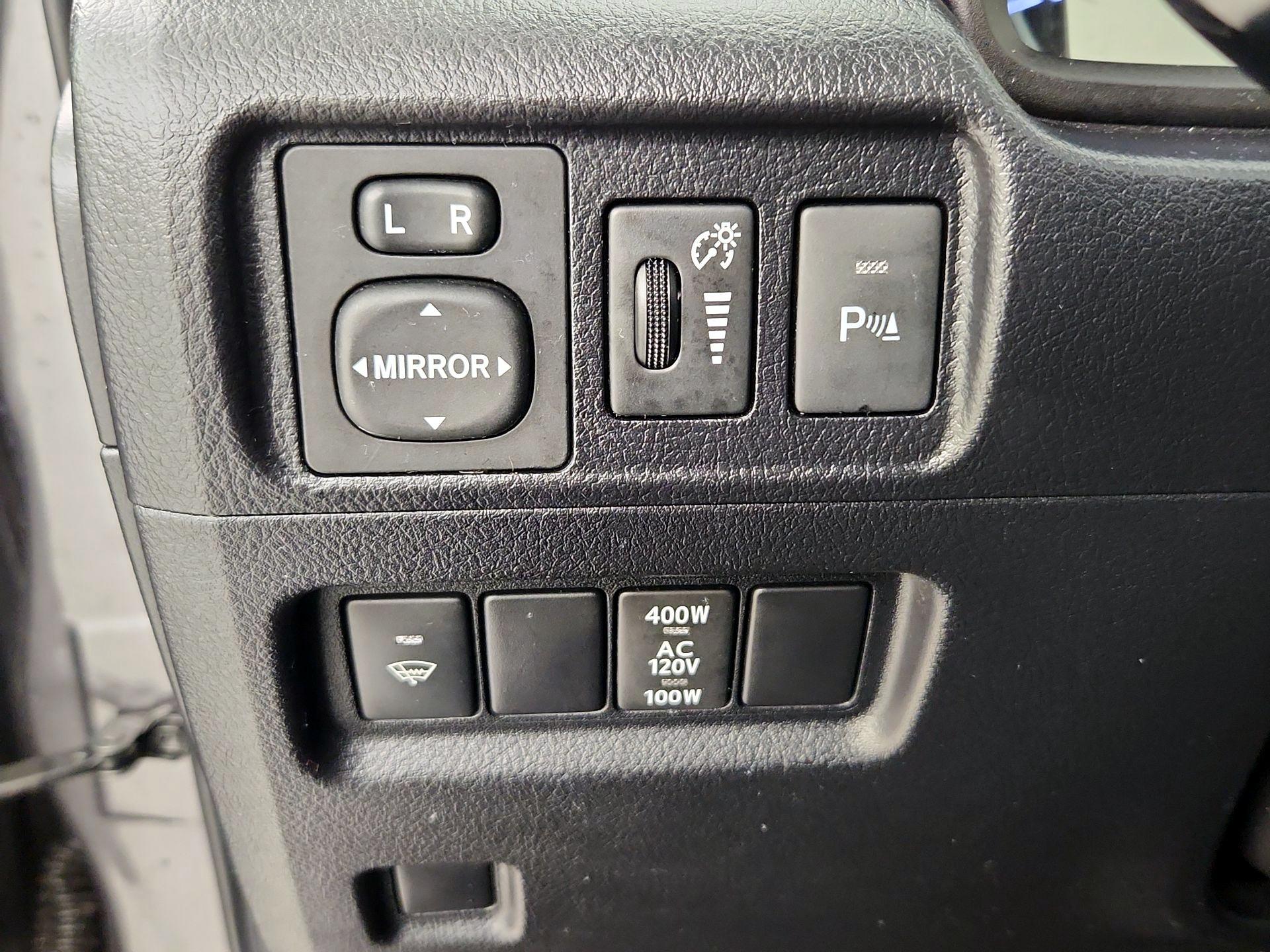 Thumbnail: 2017 Toyota 4Runner - 13