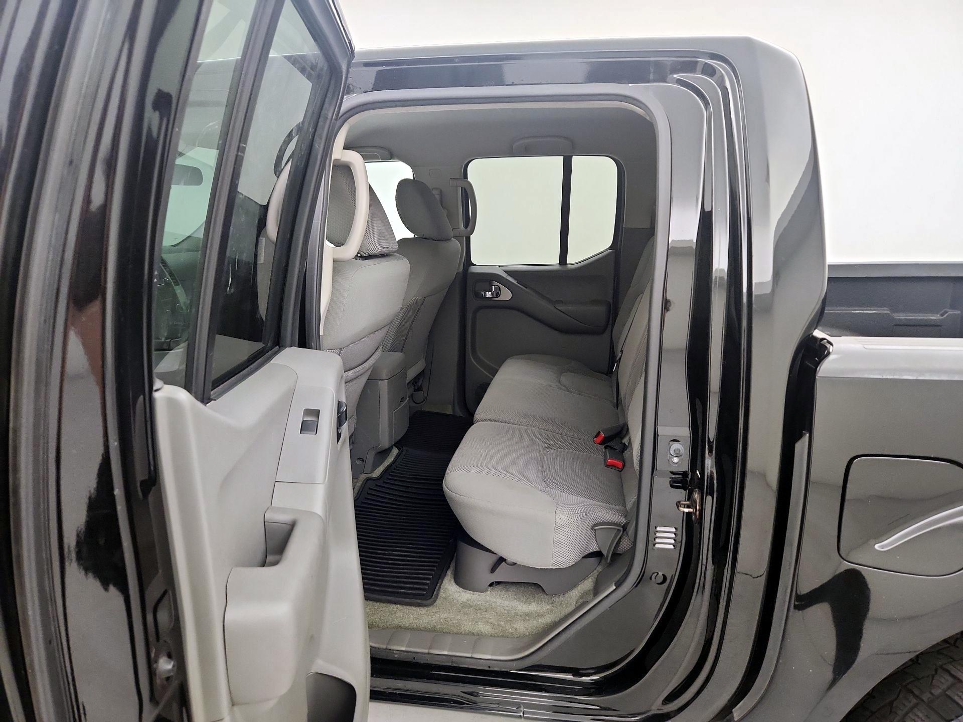 Thumbnail: 2015 Nissan Frontier - 18