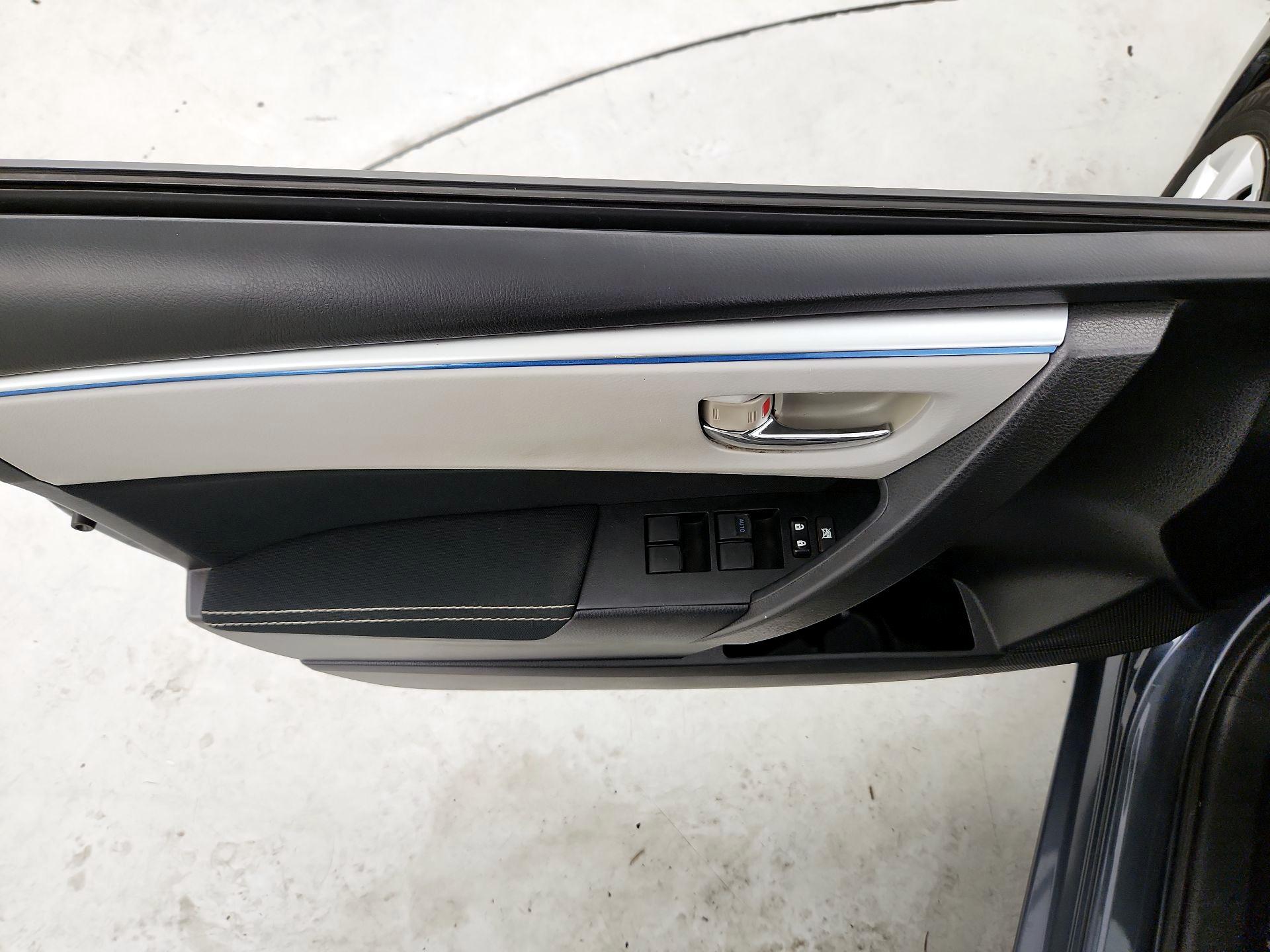 Thumbnail: 2015 Toyota Corolla - 12