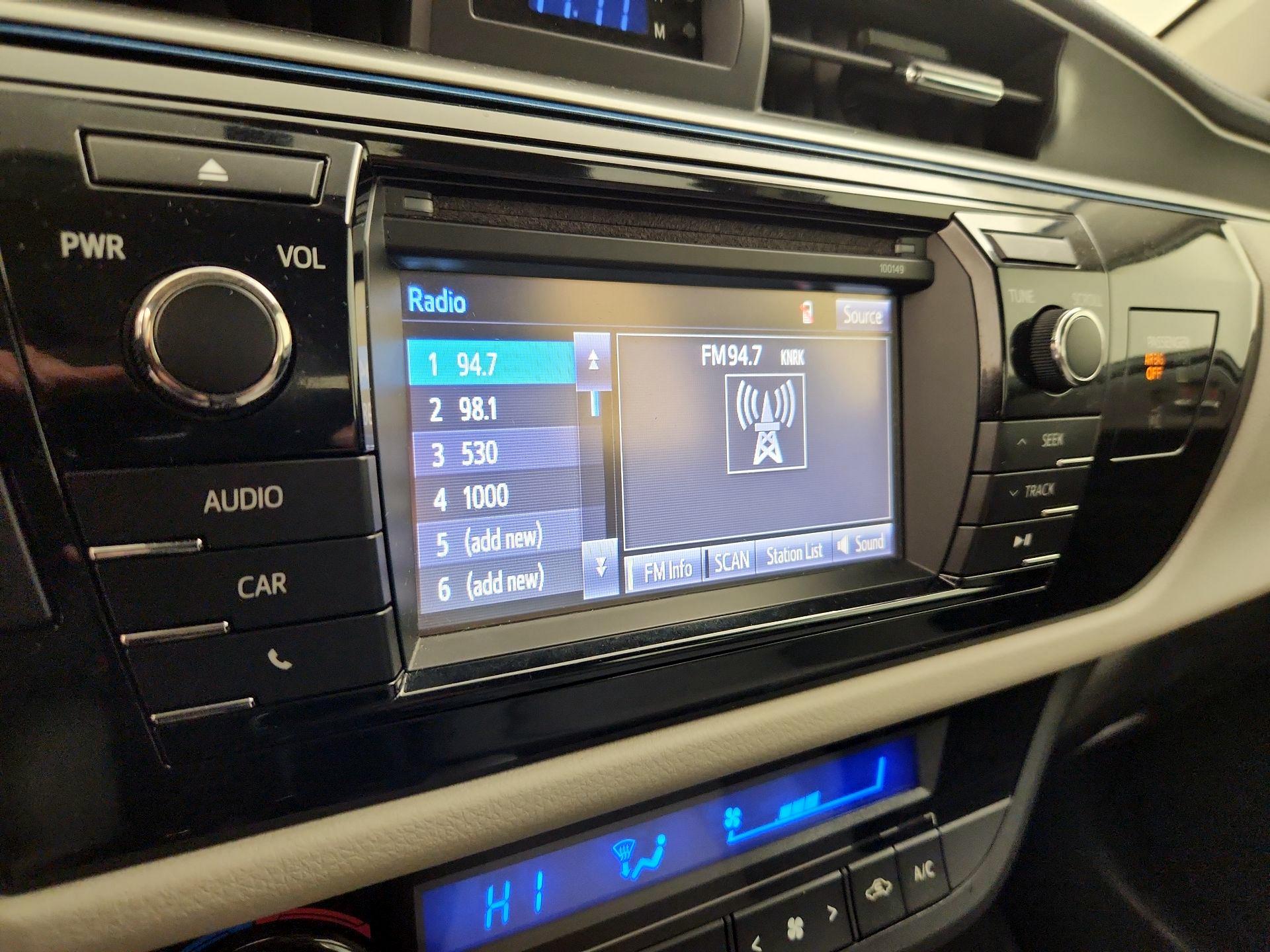 Thumbnail: 2015 Toyota Corolla - 15