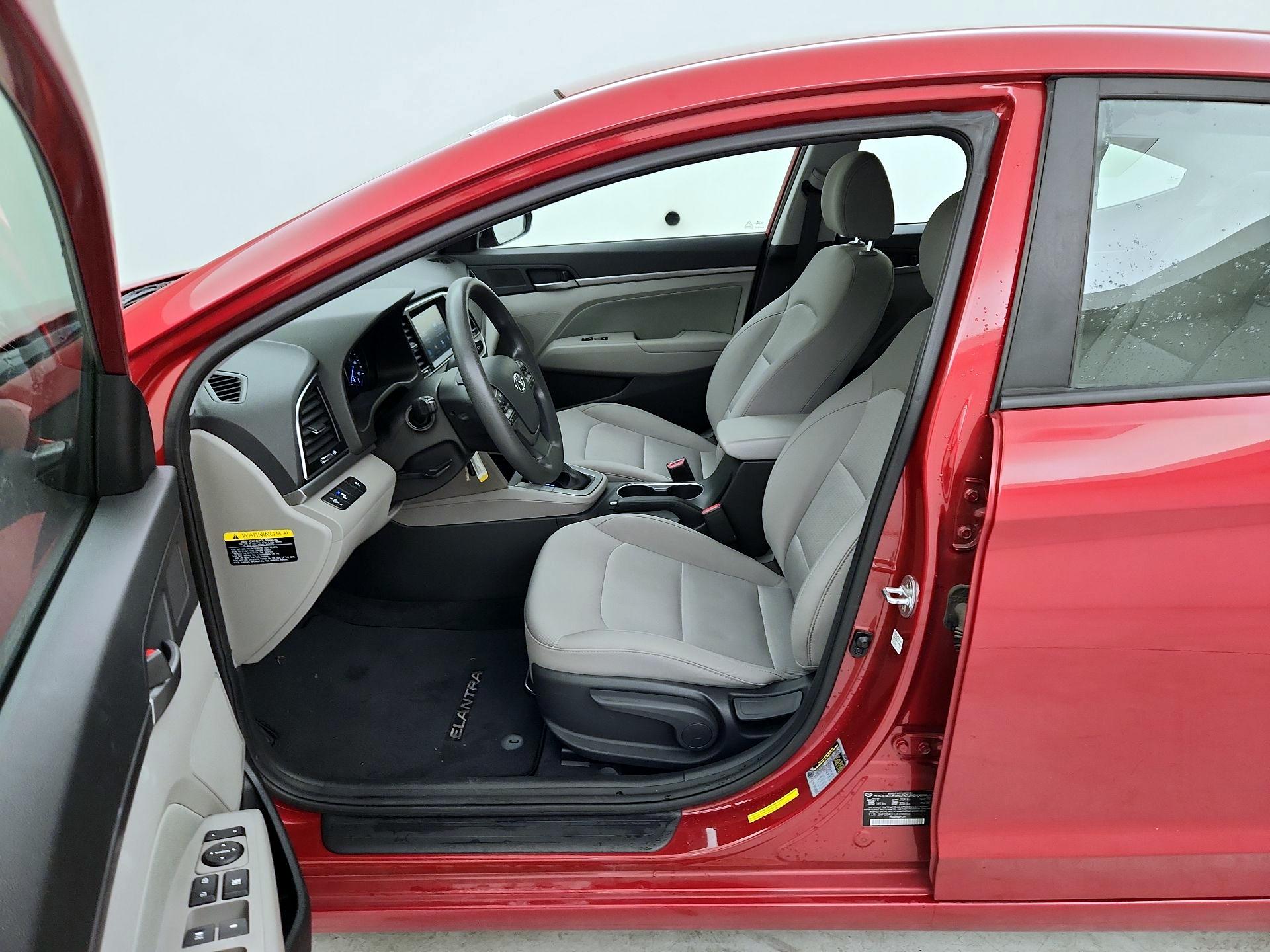 Thumbnail: 2018 Hyundai Elantra - 11