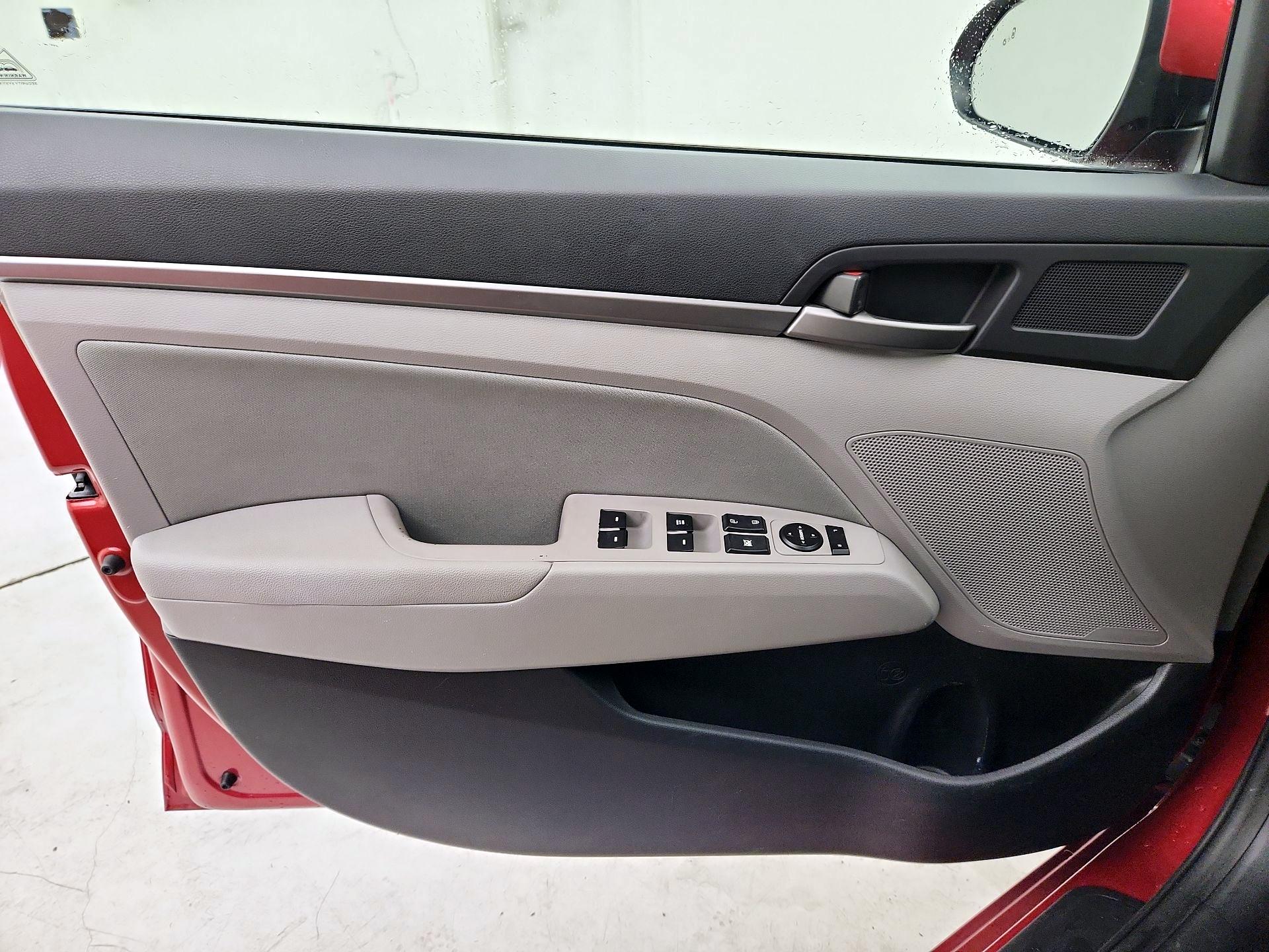 Thumbnail: 2018 Hyundai Elantra - 12