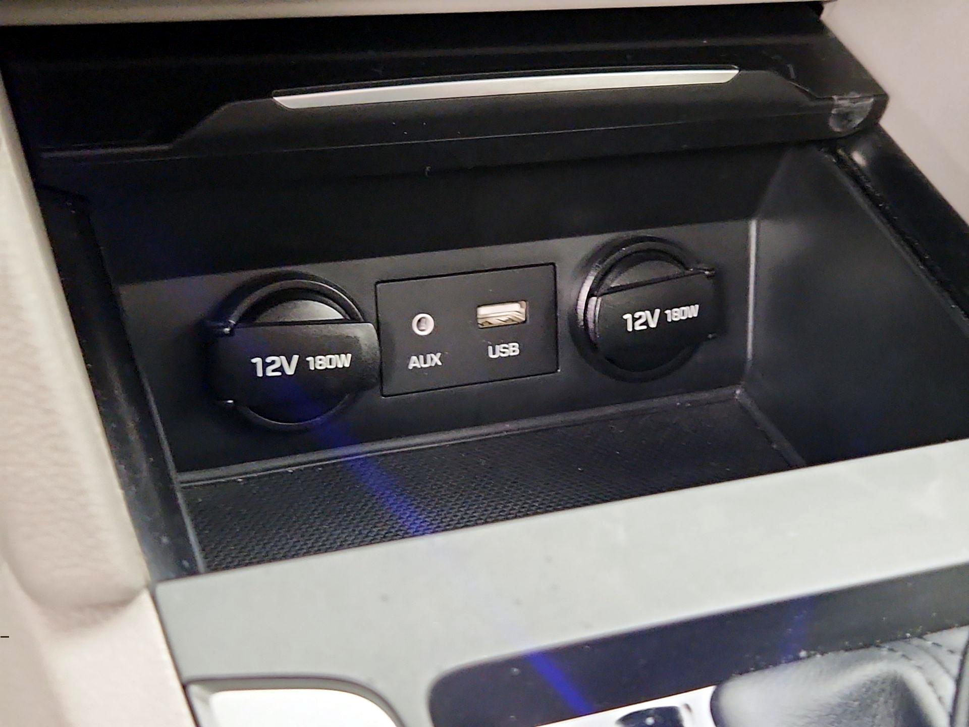 Thumbnail: 2018 Hyundai Elantra - 18