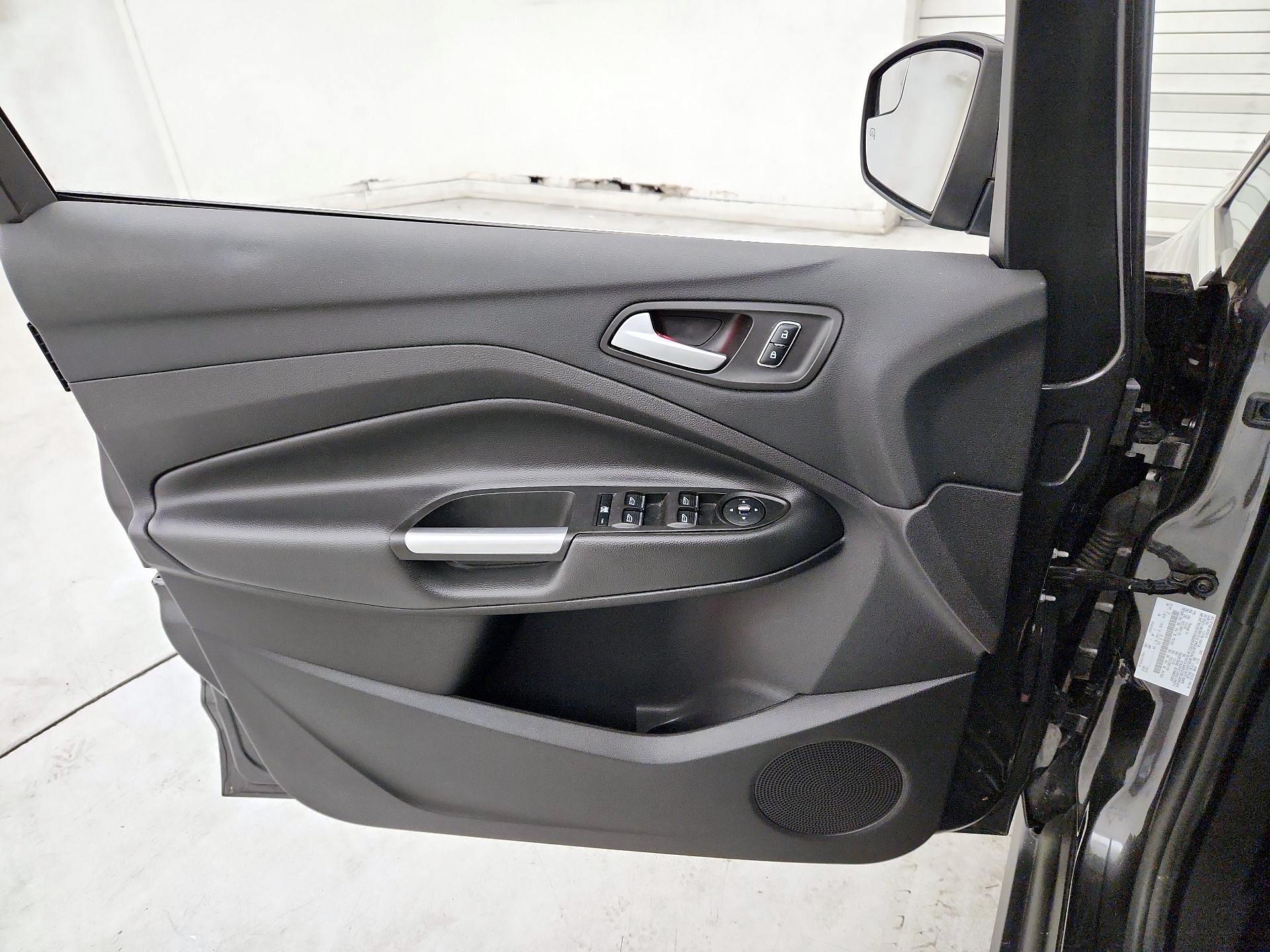 Thumbnail: 2016 Ford C-Max - 12