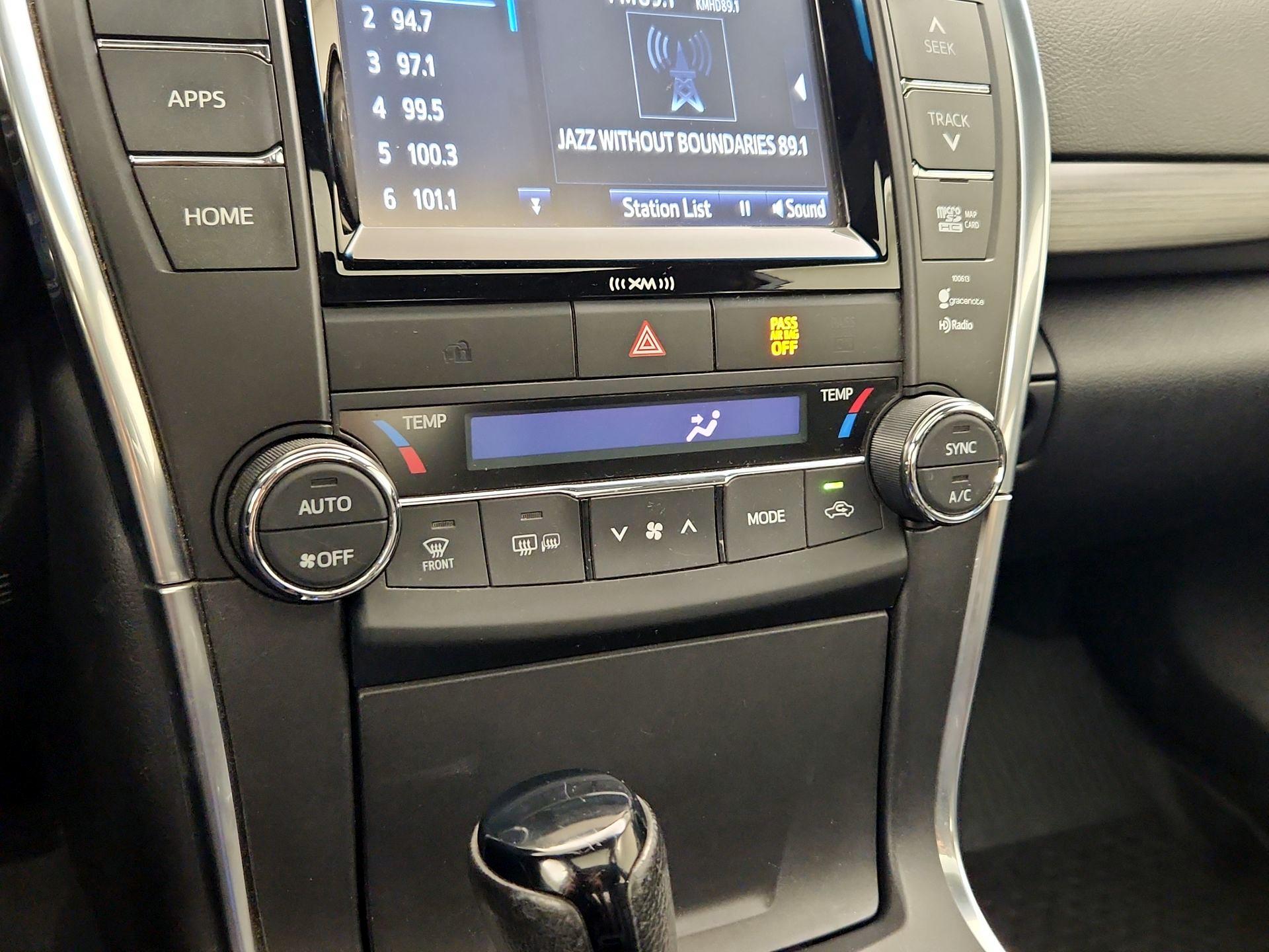 Thumbnail: 2016 Toyota Camry - 16