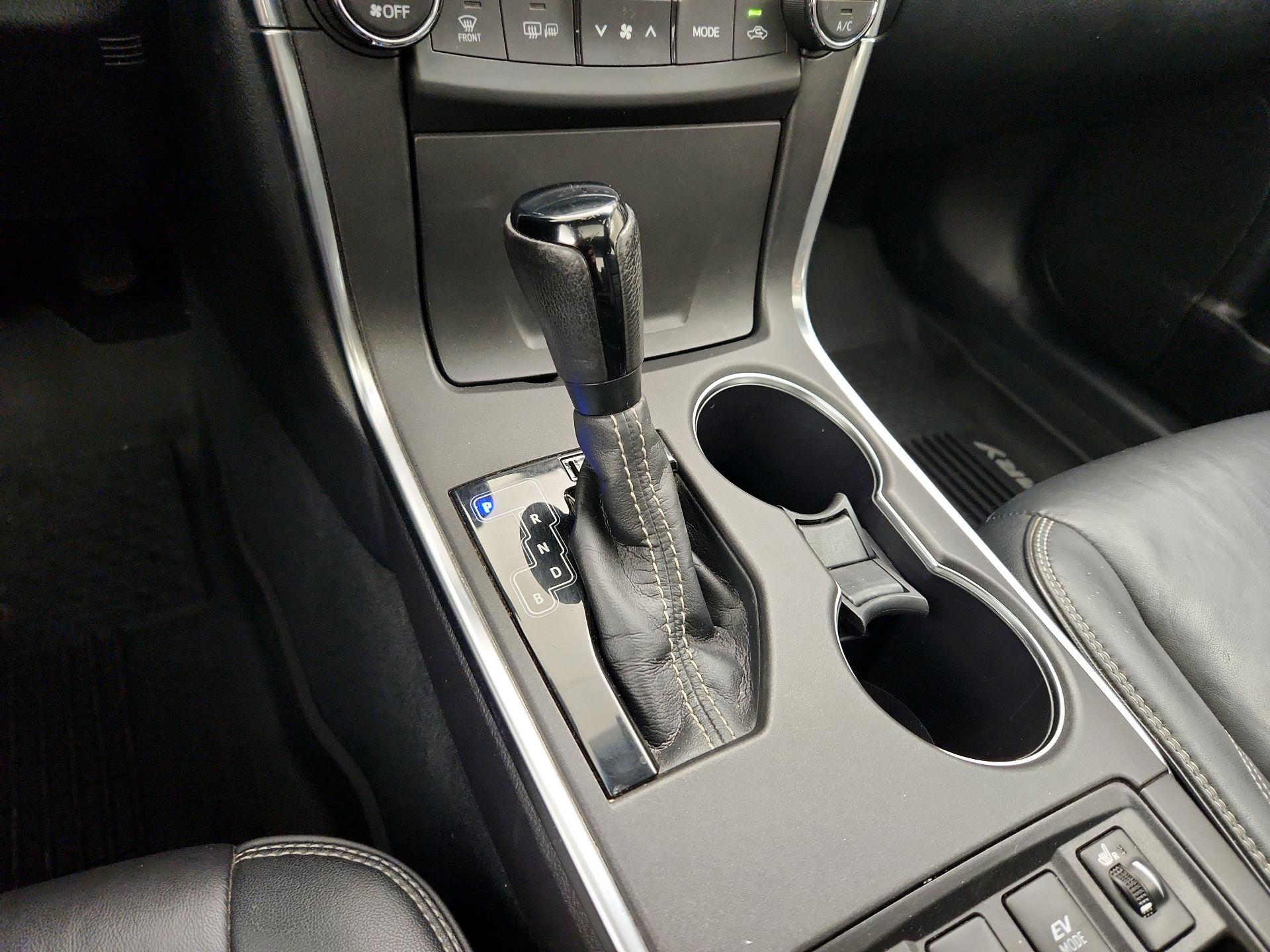 Thumbnail: 2016 Toyota Camry - 17