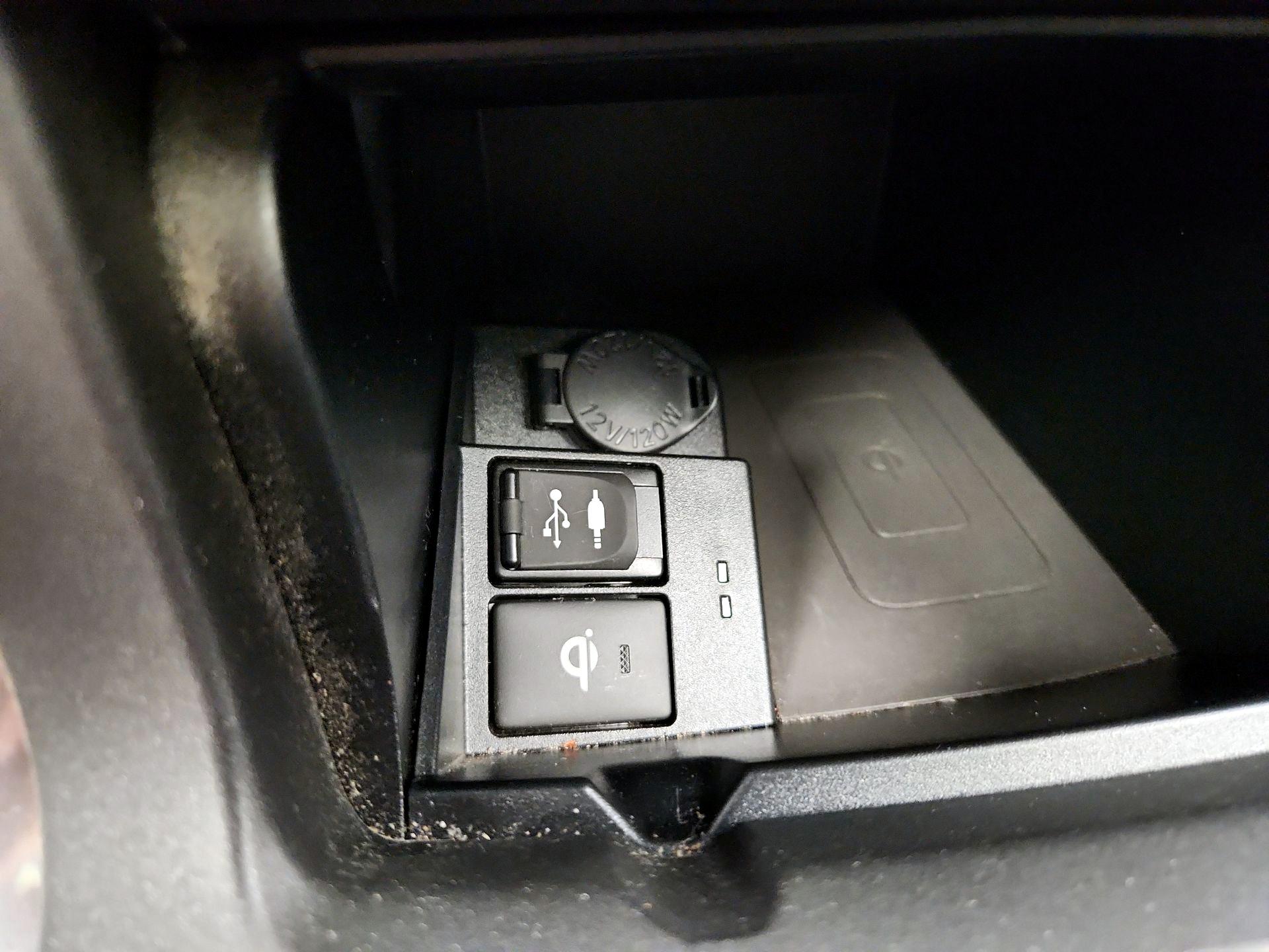 Thumbnail: 2016 Toyota Camry - 18