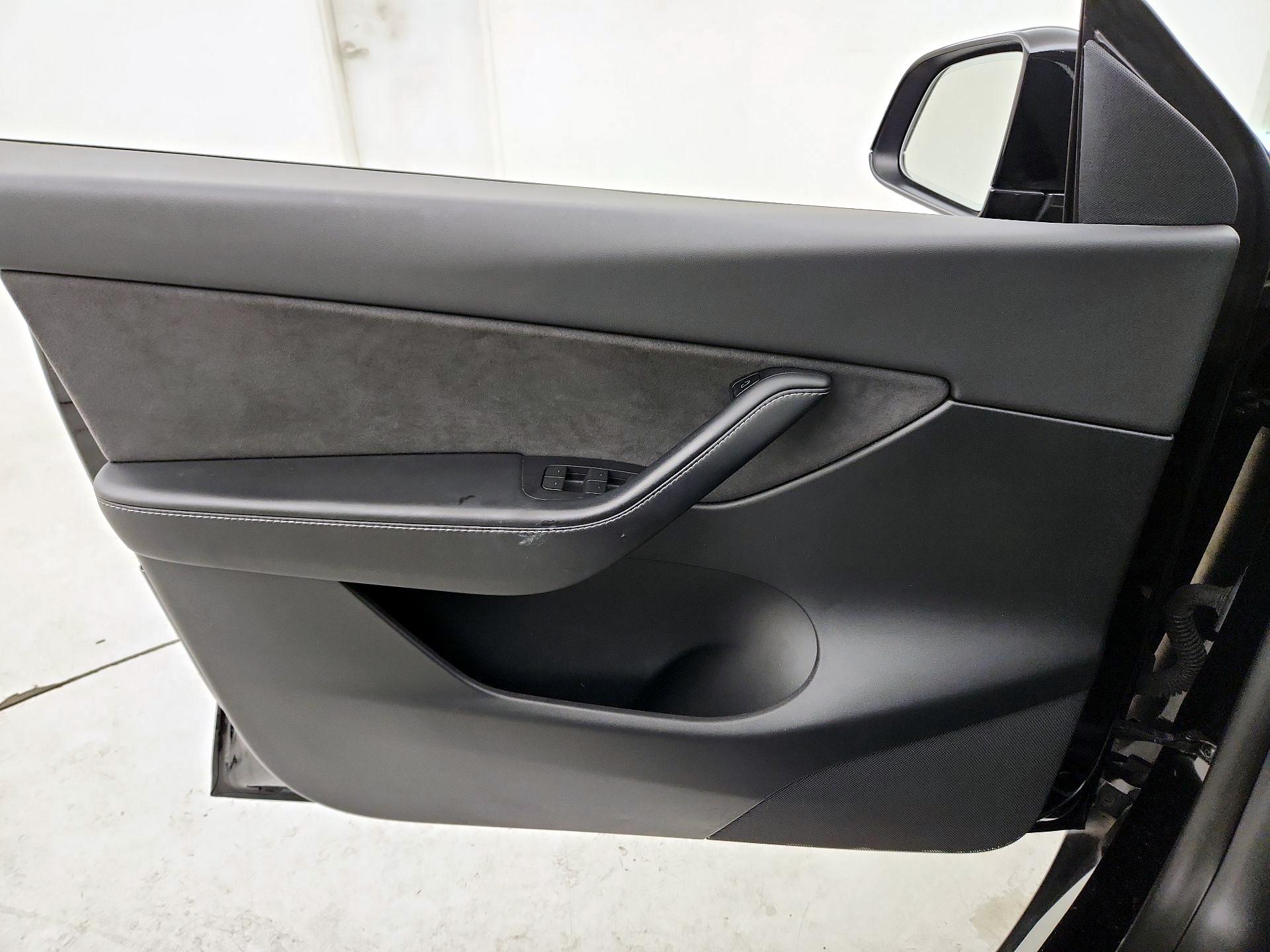 Thumbnail: 2022 Tesla Model Y - 12