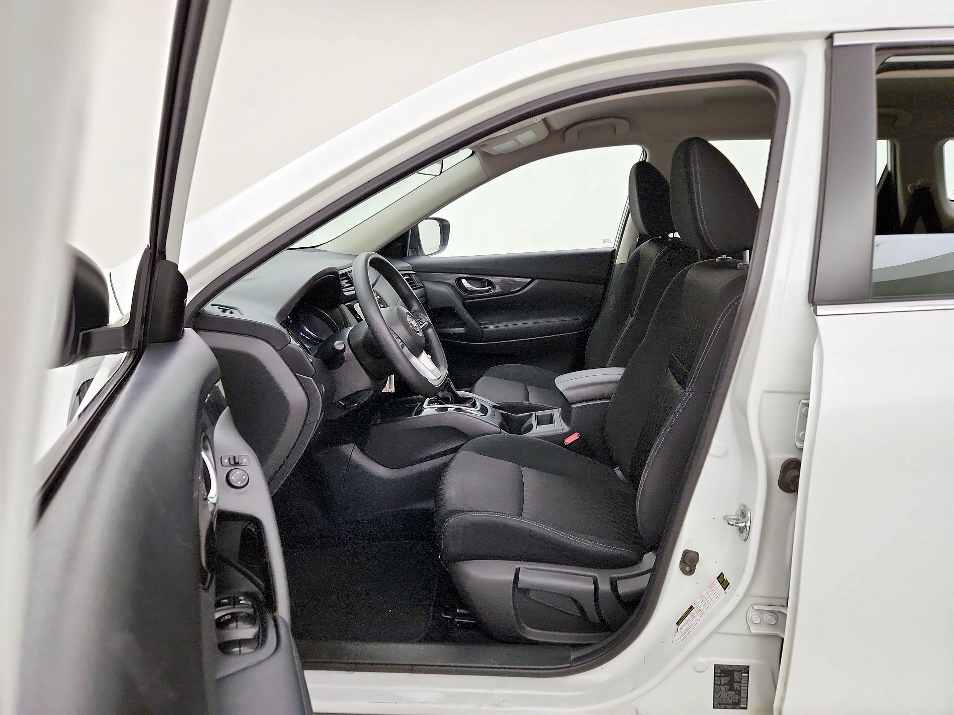 Thumbnail: 2017 Nissan Rogue - 11