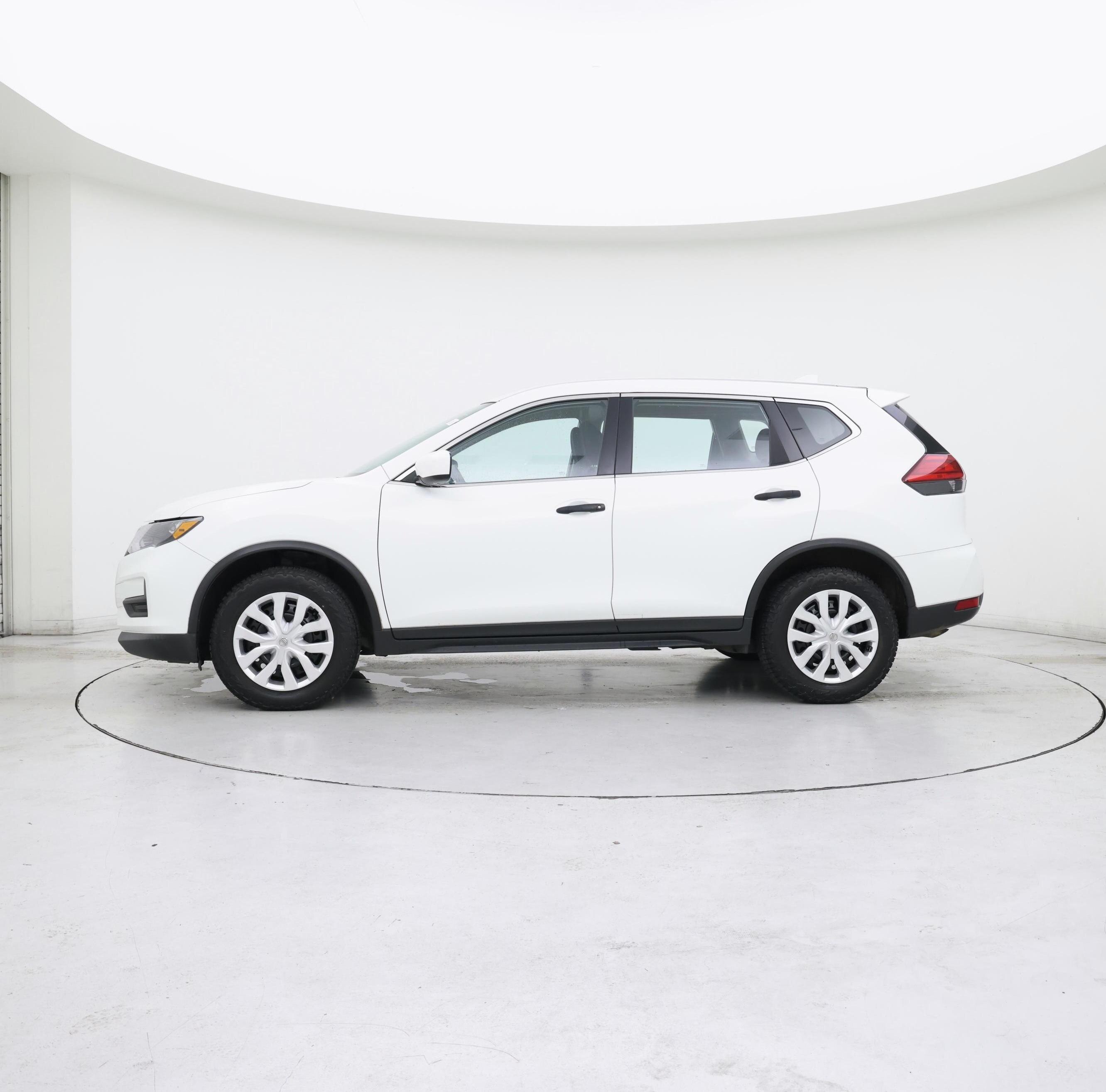 Thumbnail: 2017 Nissan Rogue - 3