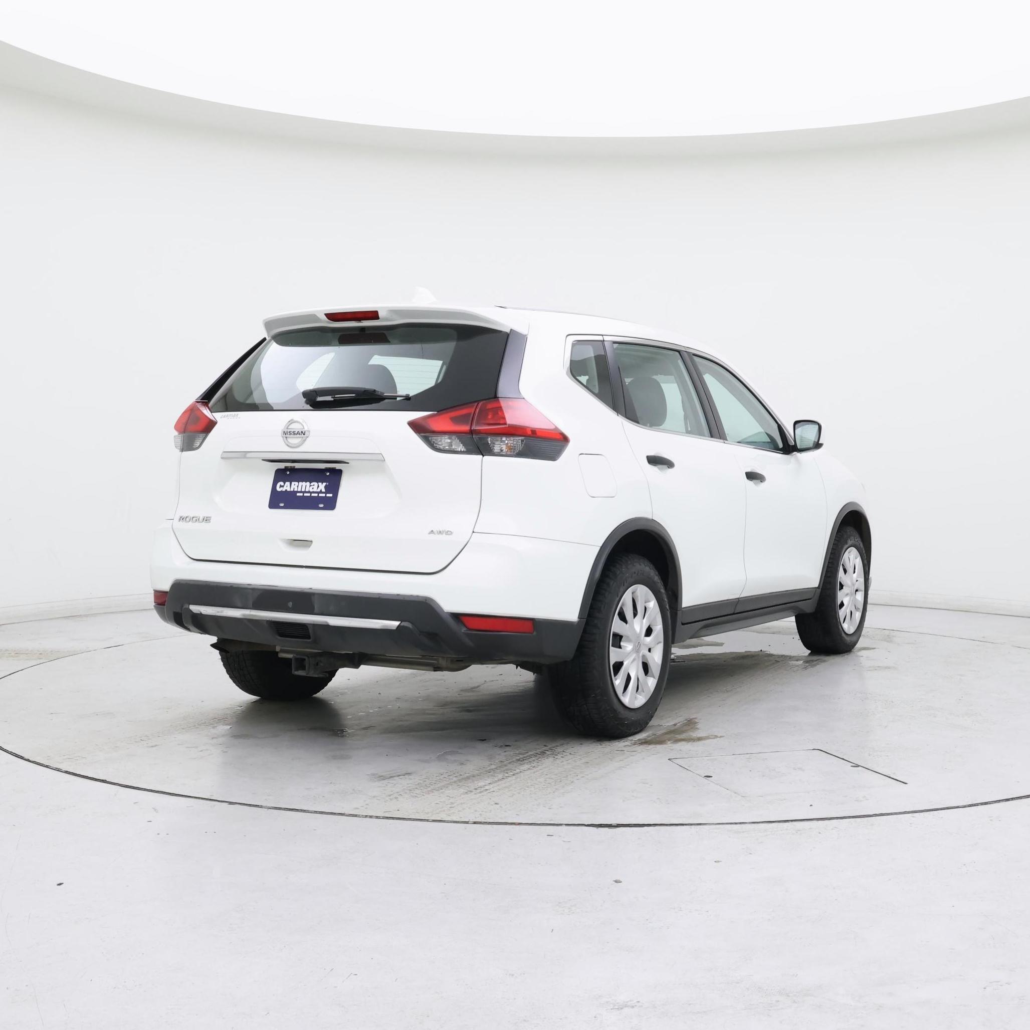 Thumbnail: 2017 Nissan Rogue - 8