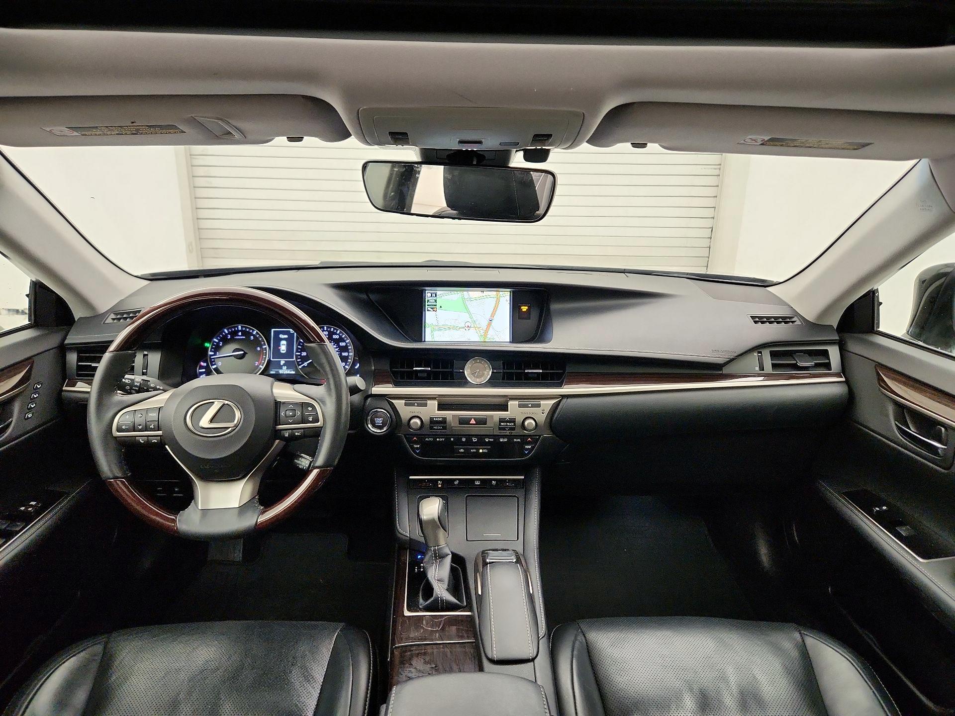 Thumbnail: 2018 Lexus ES - 9