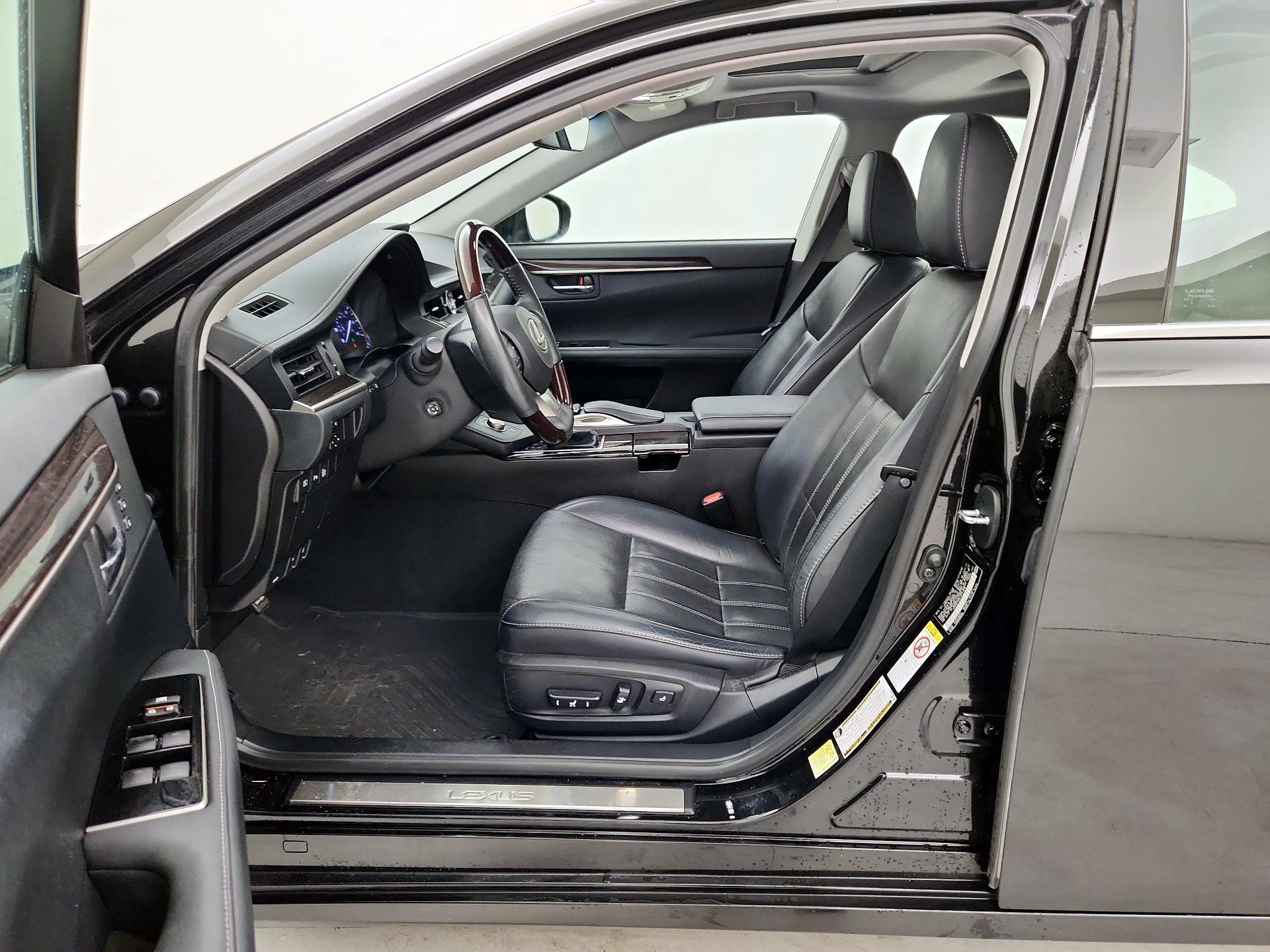 Thumbnail: 2018 Lexus ES - 11