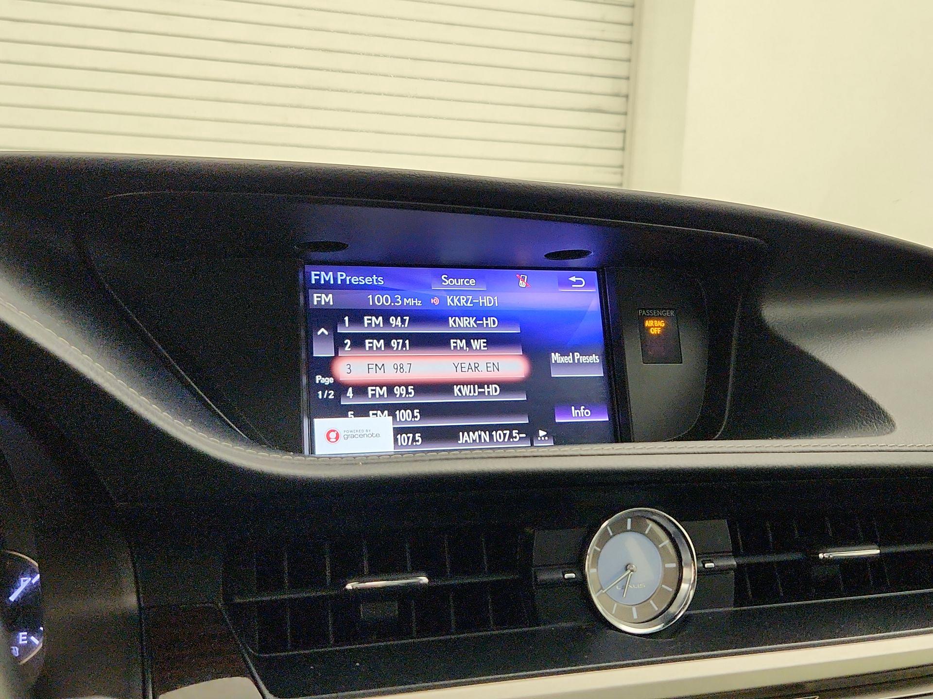 Thumbnail: 2018 Lexus ES - 16