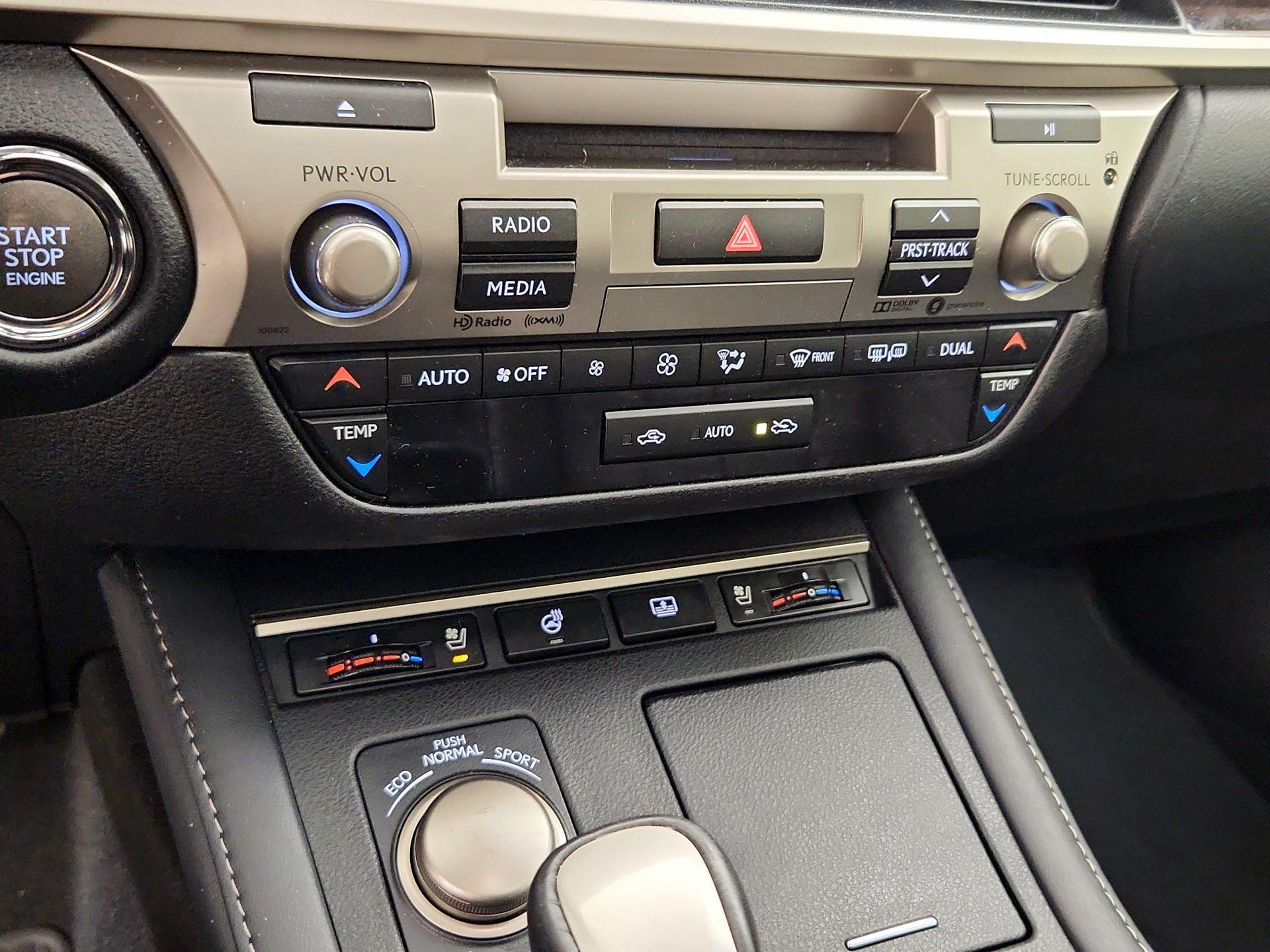 Thumbnail: 2018 Lexus ES - 17