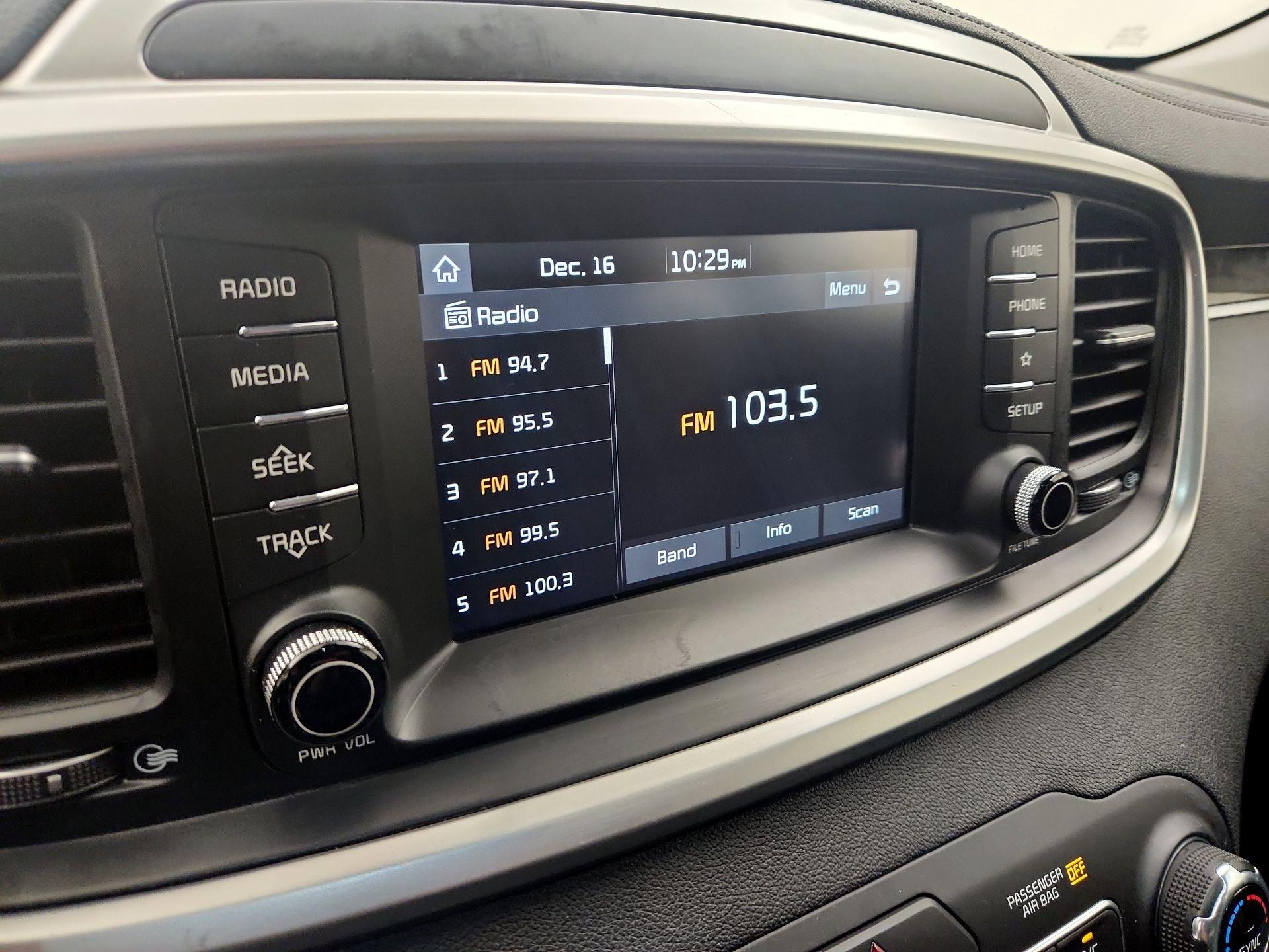 Thumbnail: 2020 Kia Sorento - 15