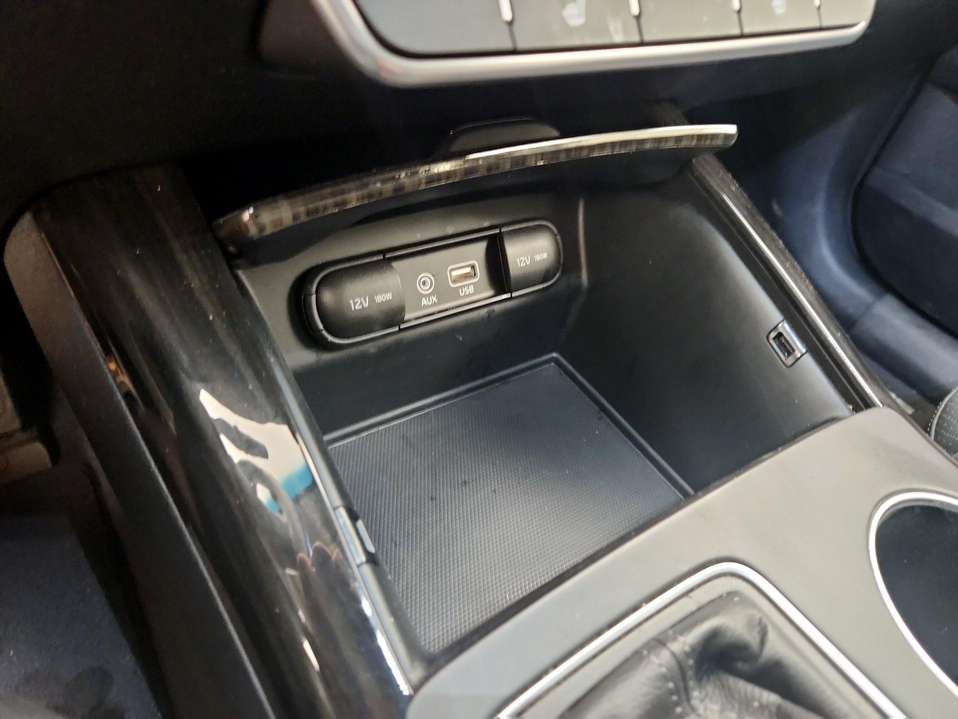 Thumbnail: 2020 Kia Sorento - 18