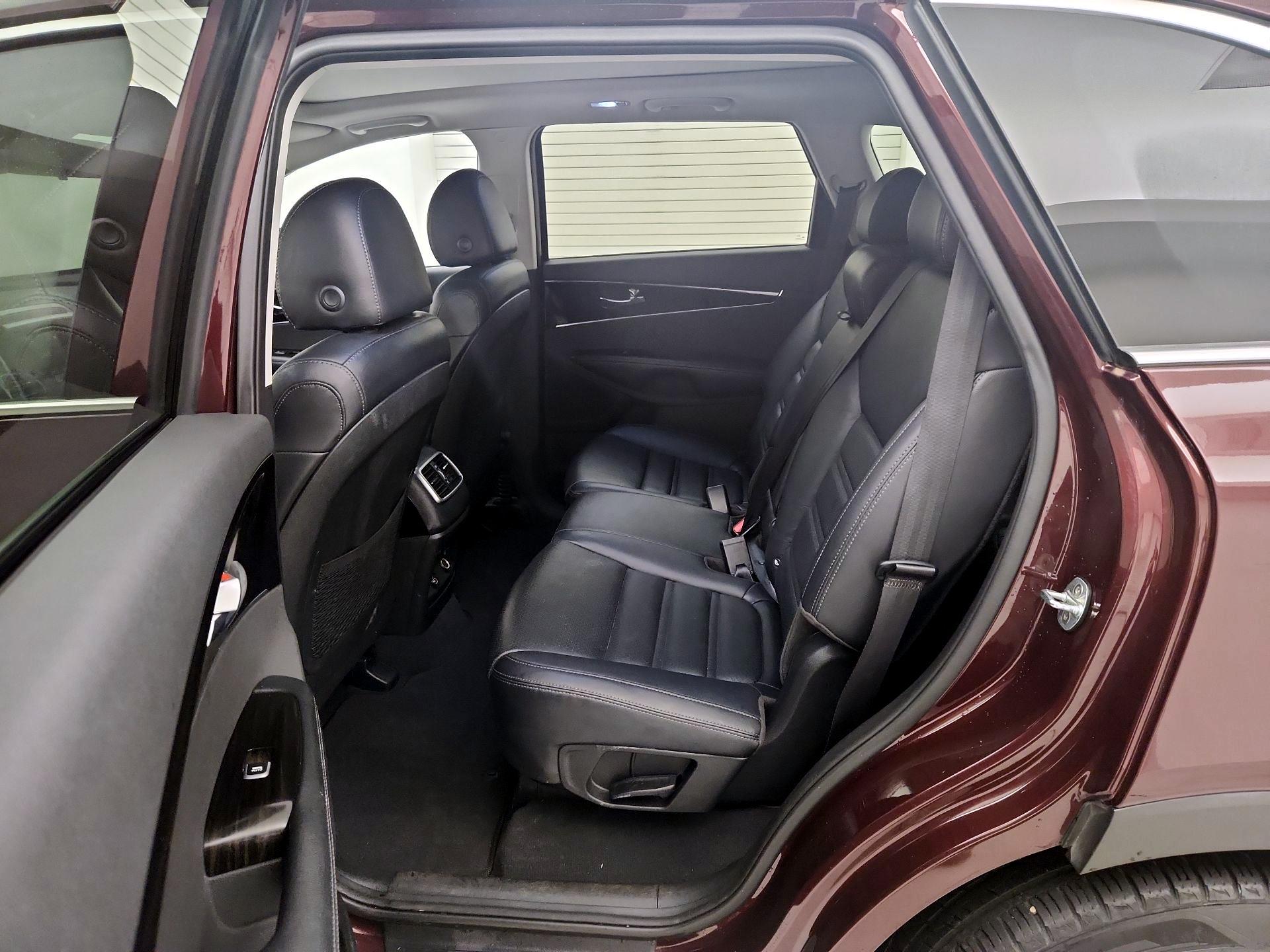 Thumbnail: 2020 Kia Sorento - 20