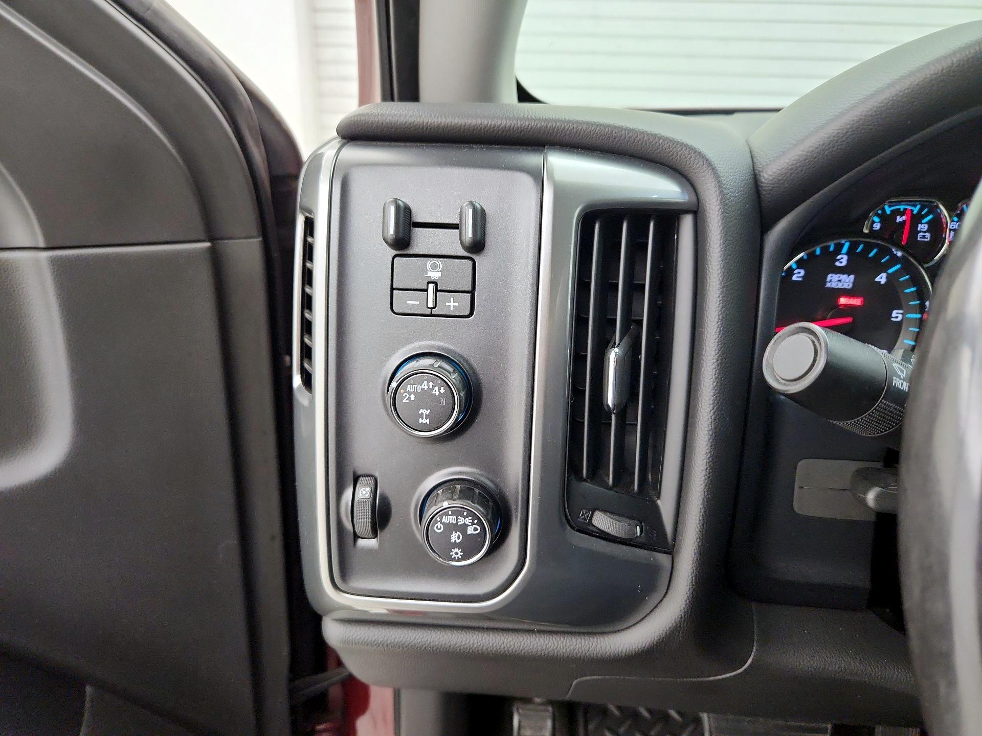 Thumbnail: 2017 Chevrolet Silverado 1500 - 13