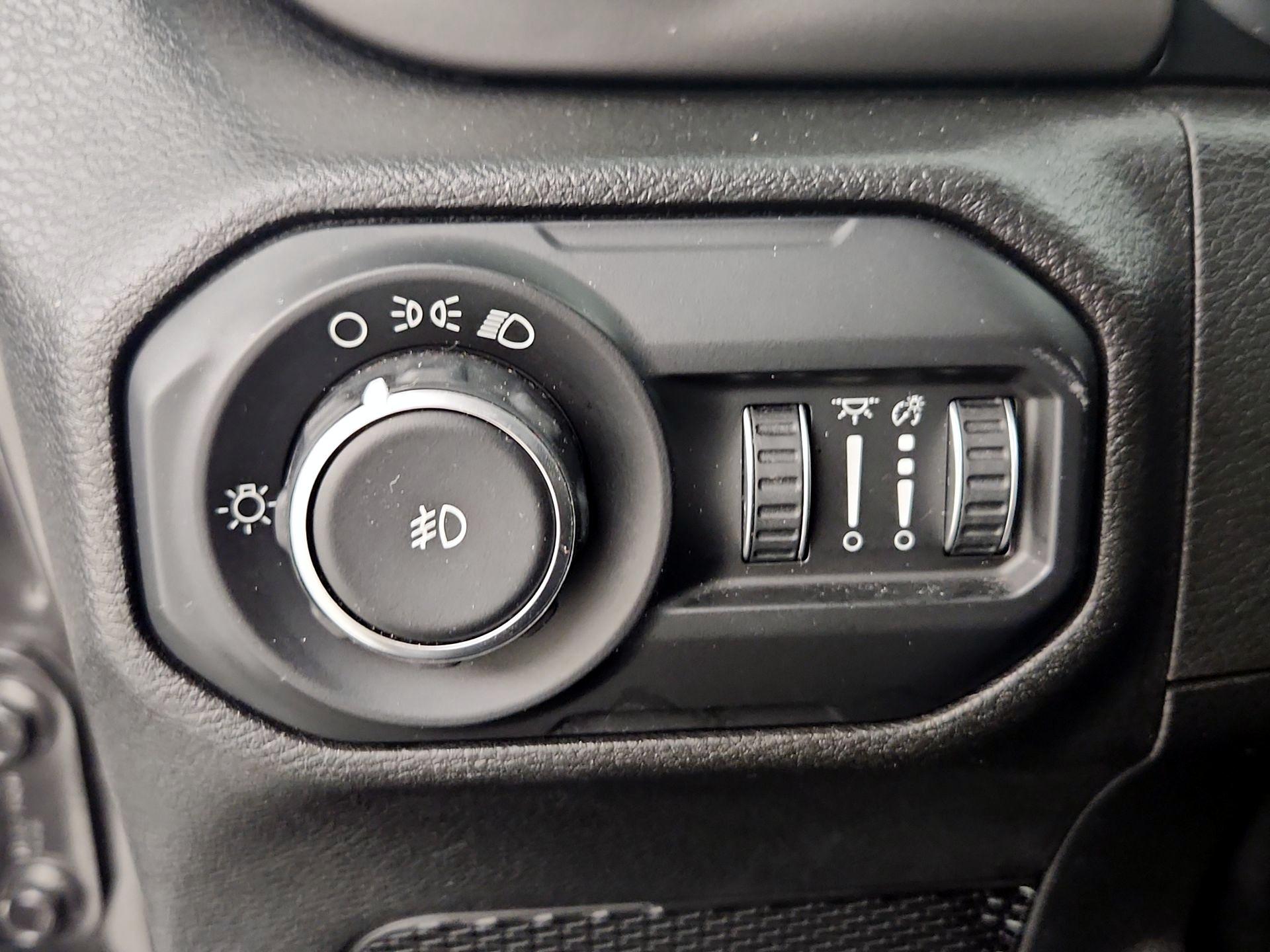 Thumbnail: 2019 Jeep Wrangler - 13