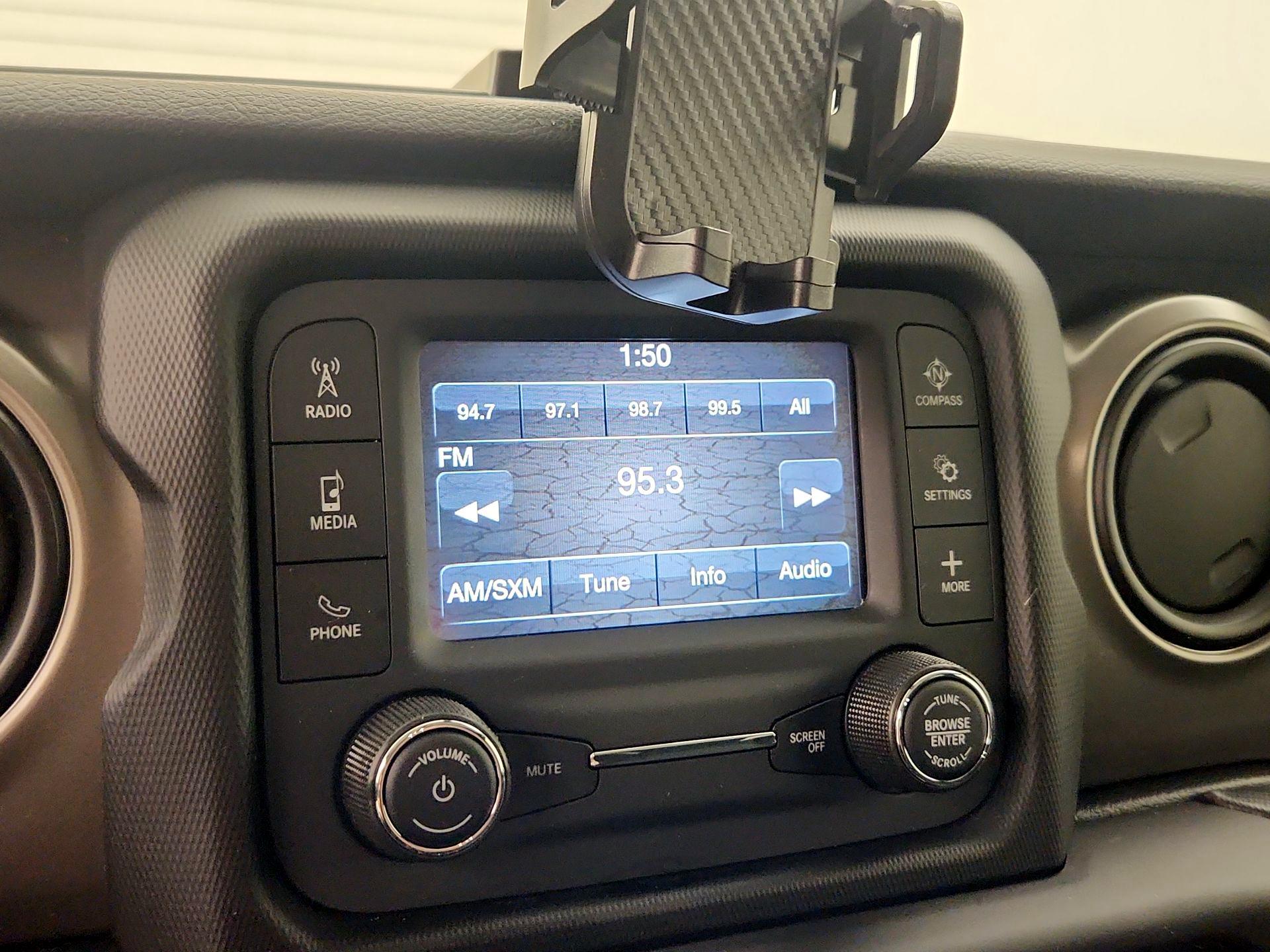 Thumbnail: 2019 Jeep Wrangler - 15