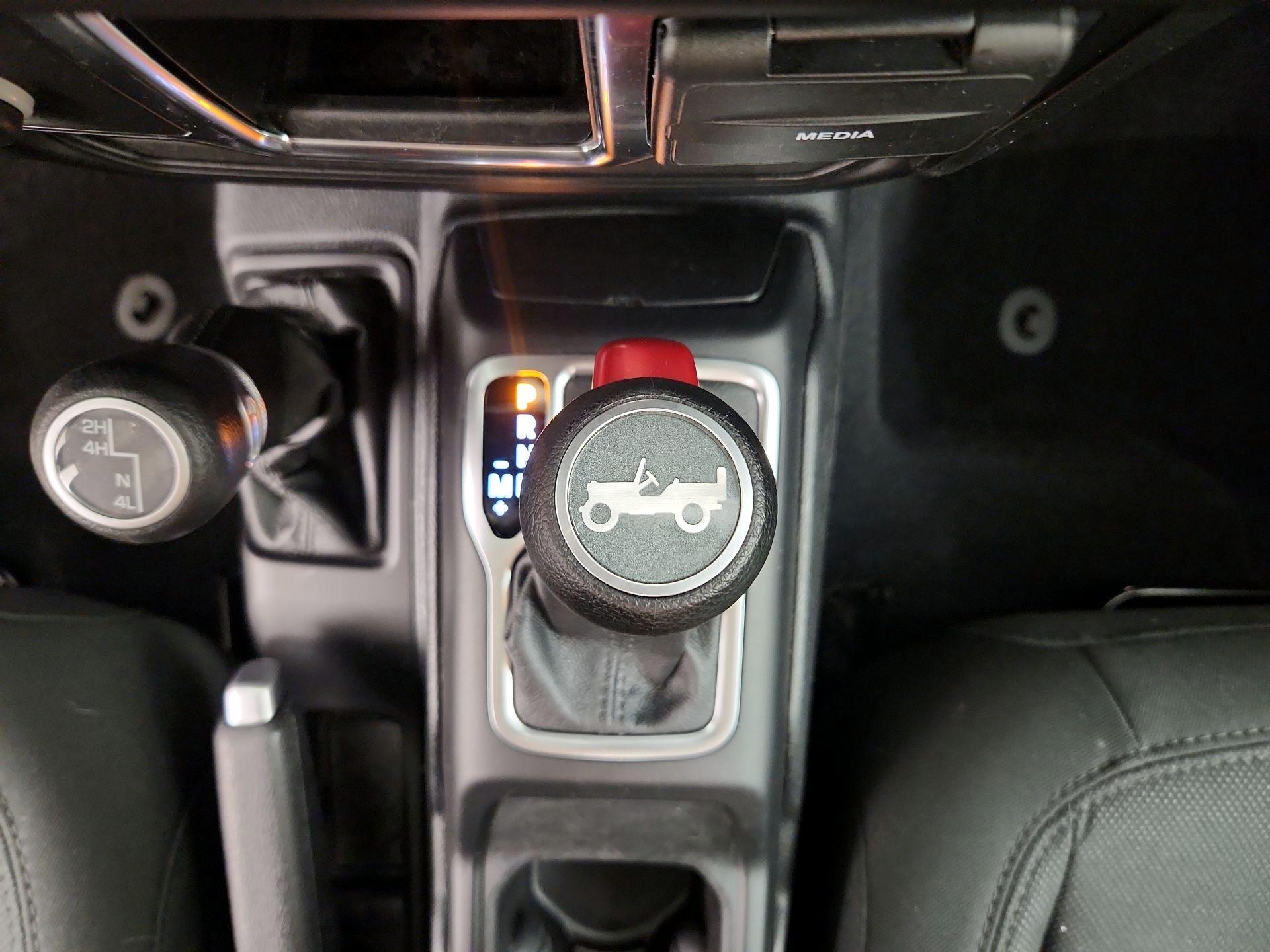 Thumbnail: 2019 Jeep Wrangler - 17