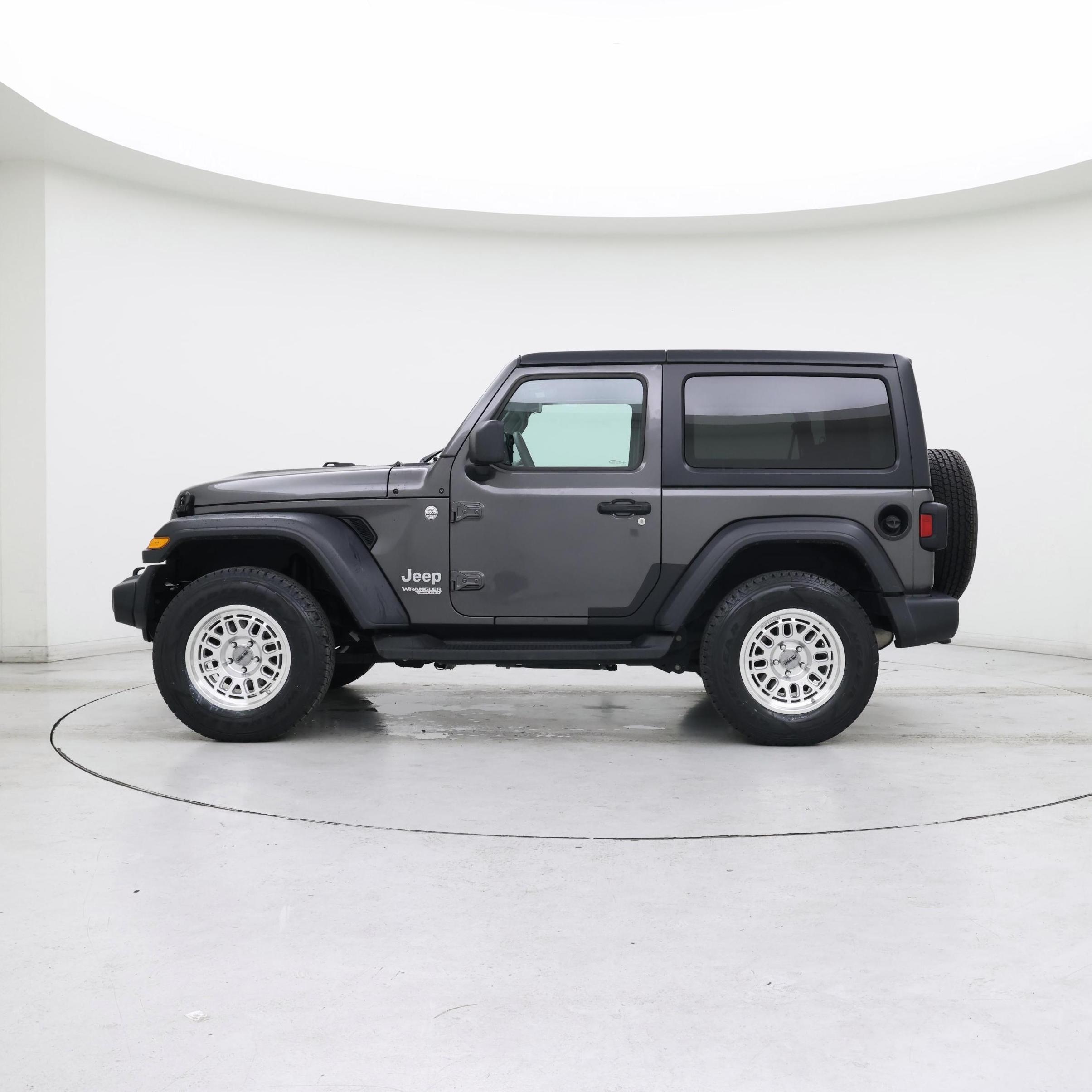 Thumbnail: 2019 Jeep Wrangler - 3