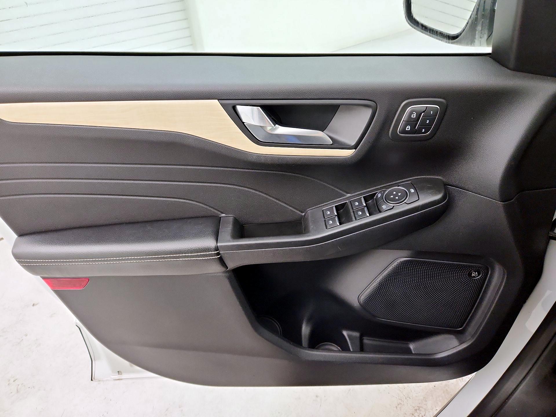 Thumbnail: 2021 Ford Escape - 12