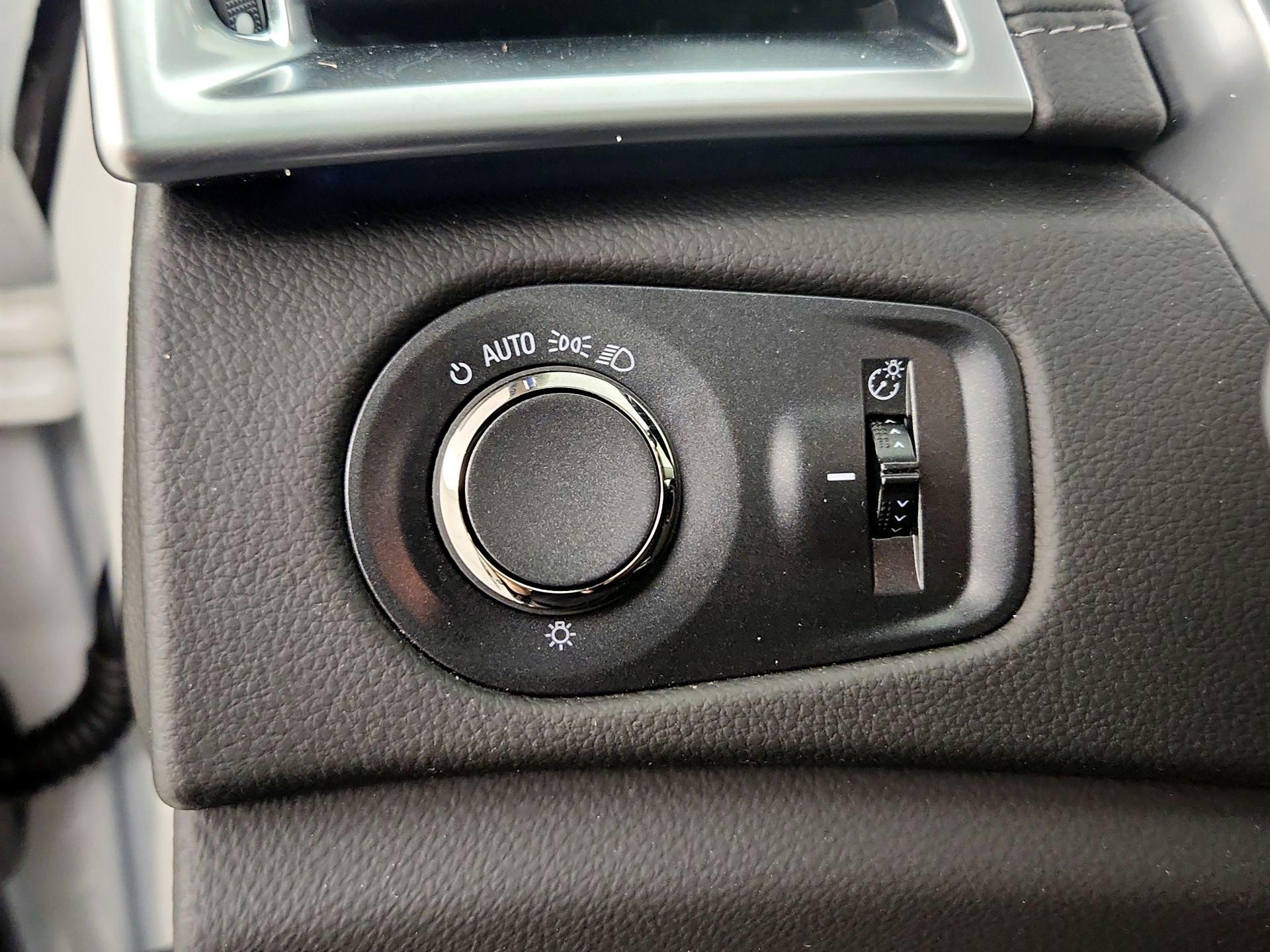 Thumbnail: 2016 Cadillac SRX - 13