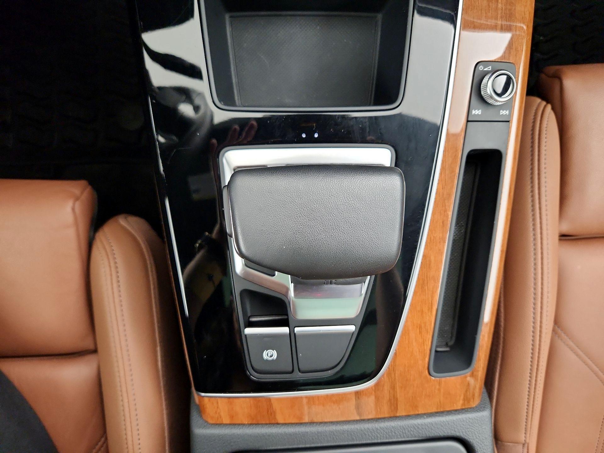 Thumbnail: 2022 Audi Q5 - 18