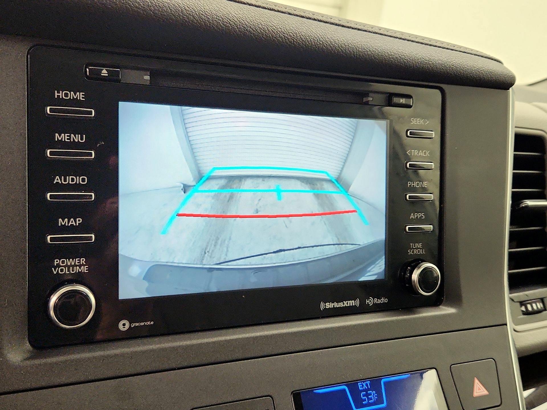 Thumbnail: 2019 Toyota Sienna - 15