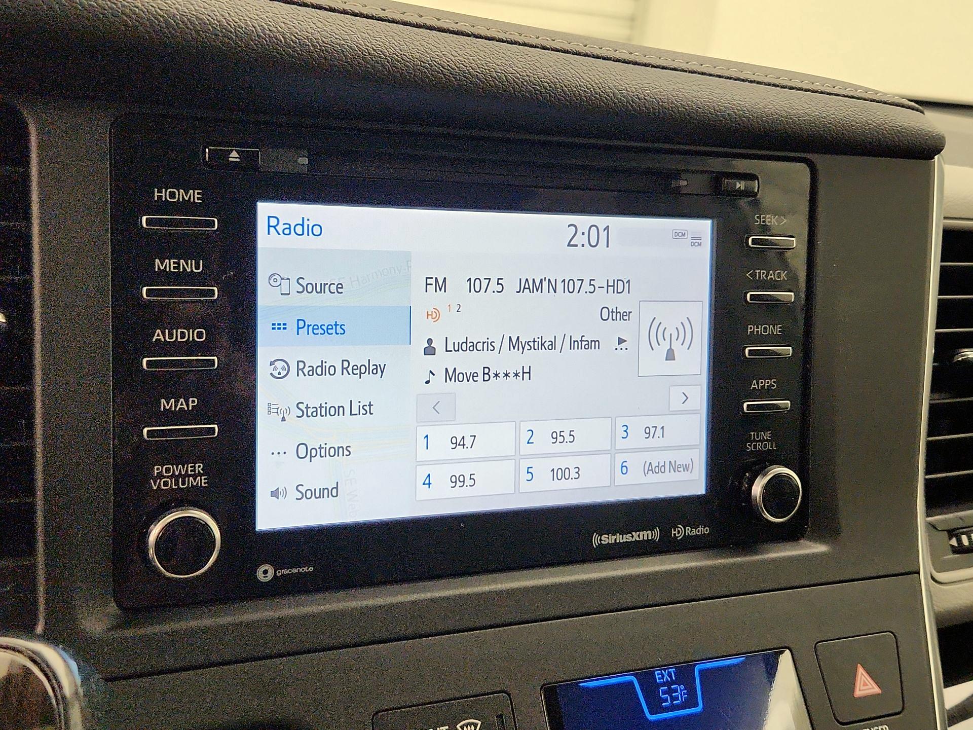 Thumbnail: 2019 Toyota Sienna - 16