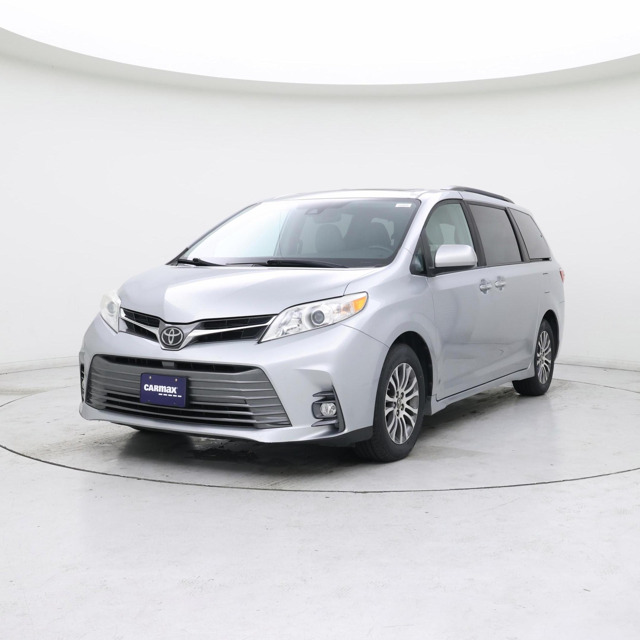 Thumbnail: 2019 Toyota Sienna - 4