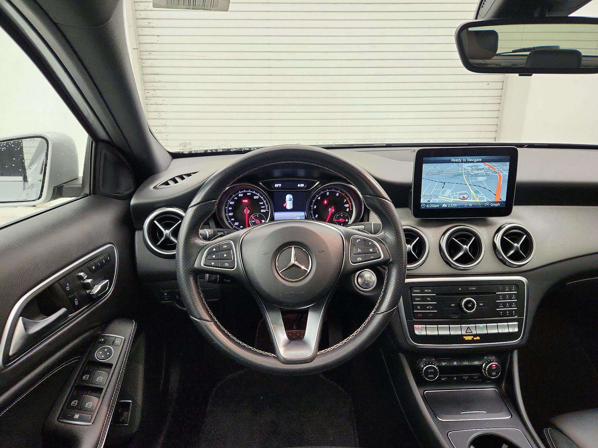 Thumbnail: 2018 Mercedes-Benz GLA - 10