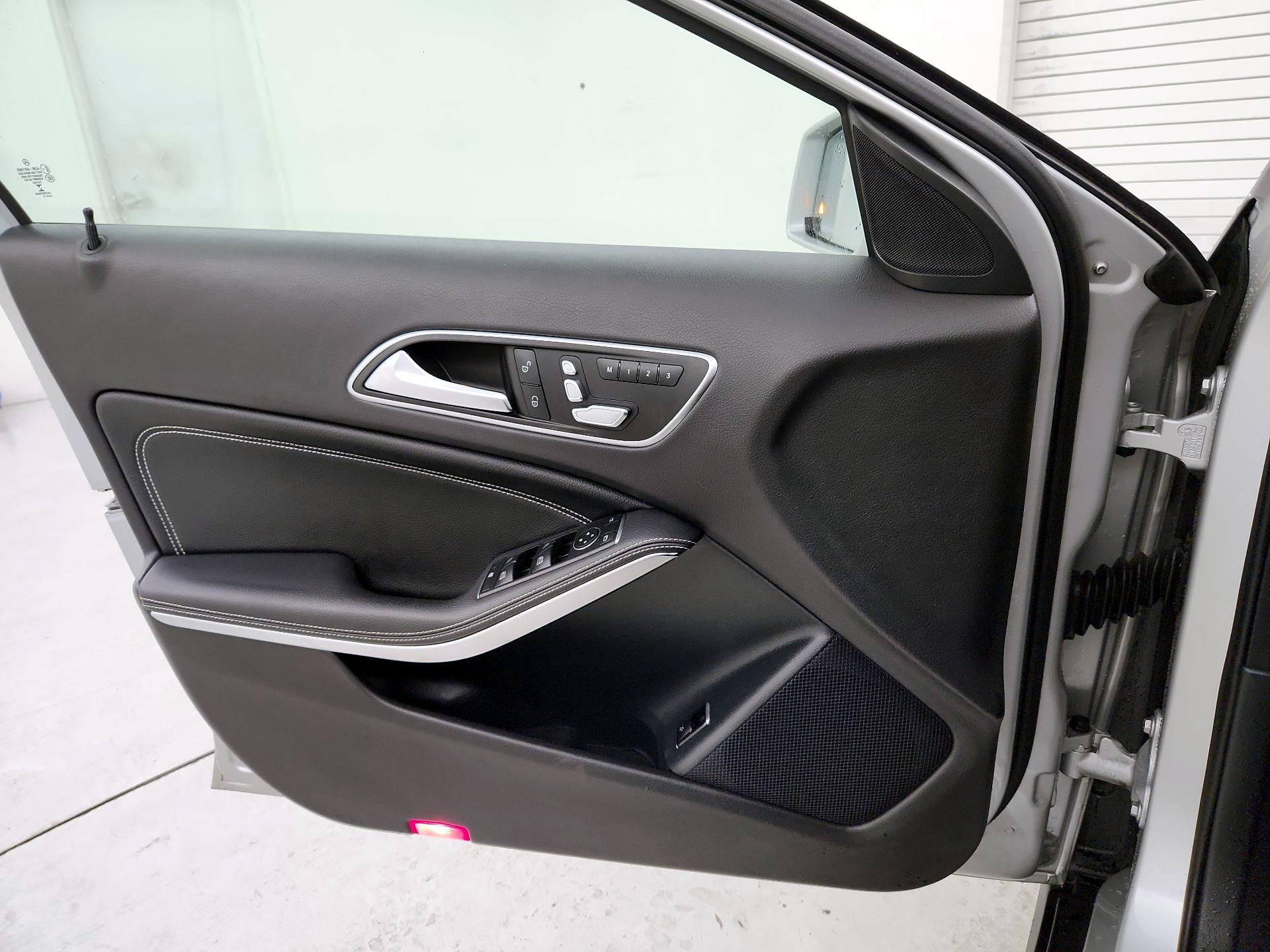 Thumbnail: 2018 Mercedes-Benz GLA - 12