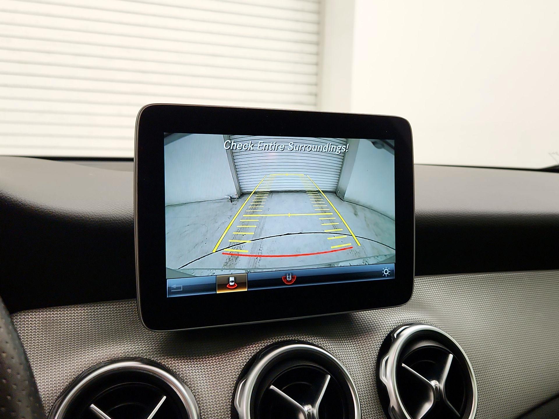 Thumbnail: 2018 Mercedes-Benz GLA - 15