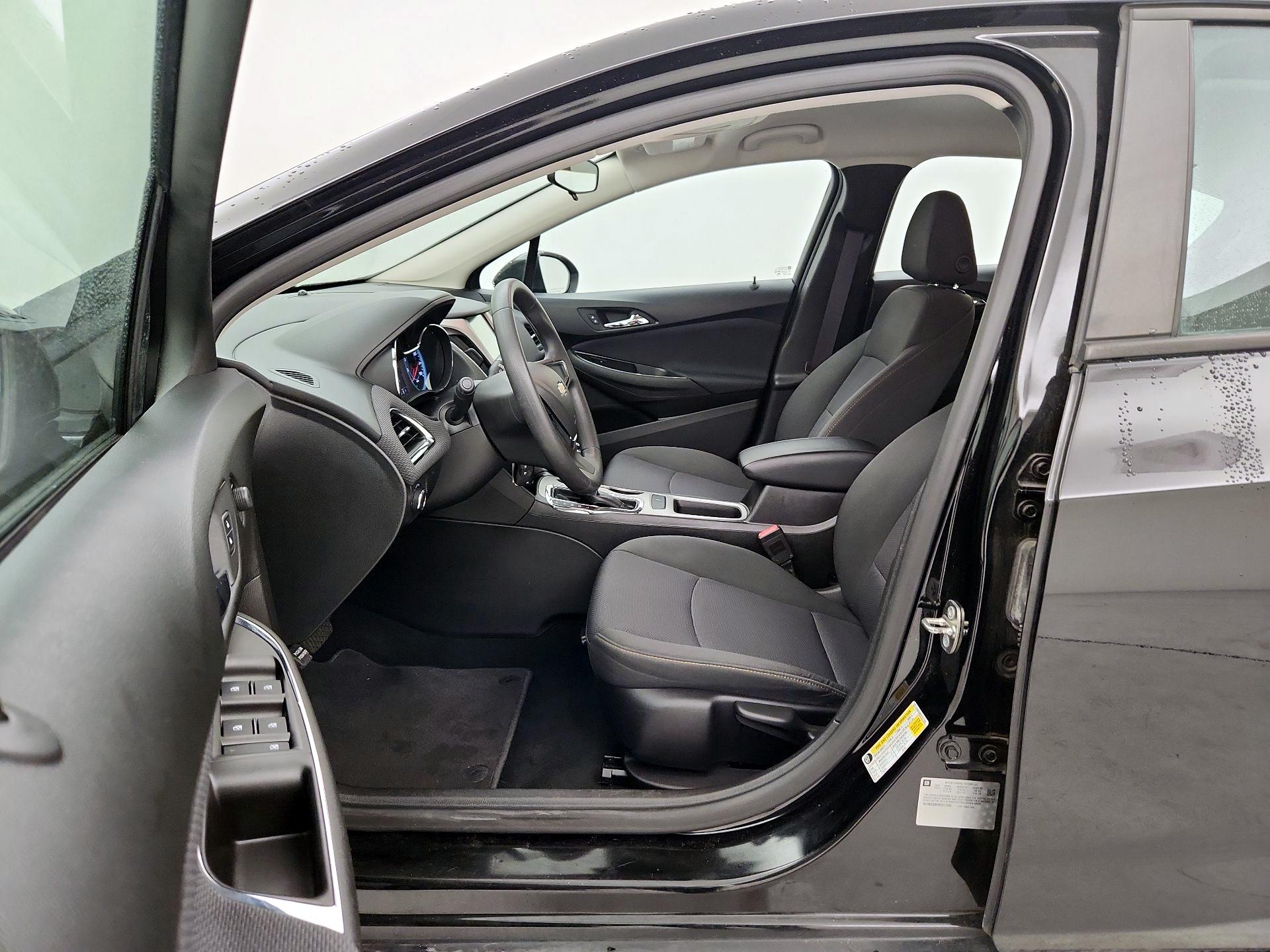 Thumbnail: 2017 Chevrolet Cruze - 11