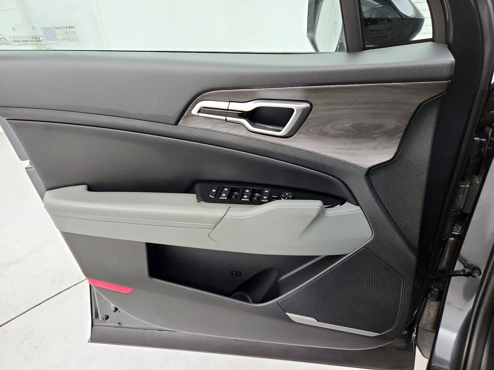 Thumbnail: 2023 Kia Sportage - 12