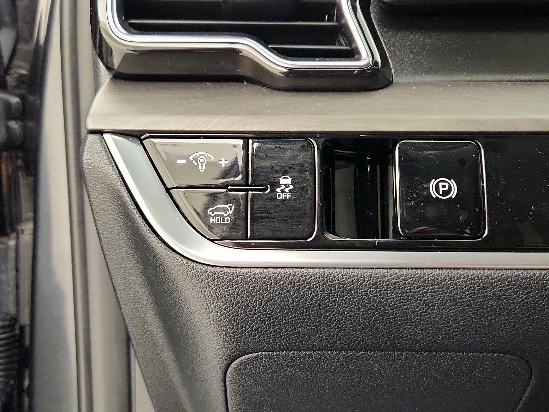 Thumbnail: 2023 Kia Sportage - 13