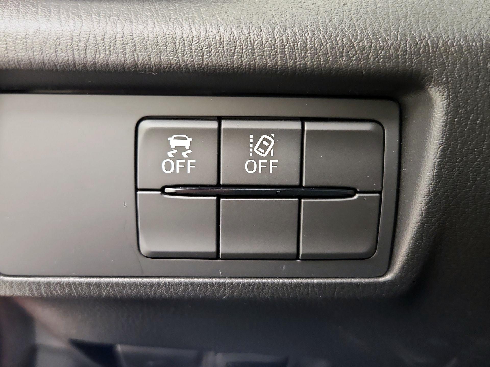 Thumbnail: 2023 Mazda MX-5 Miata - 13