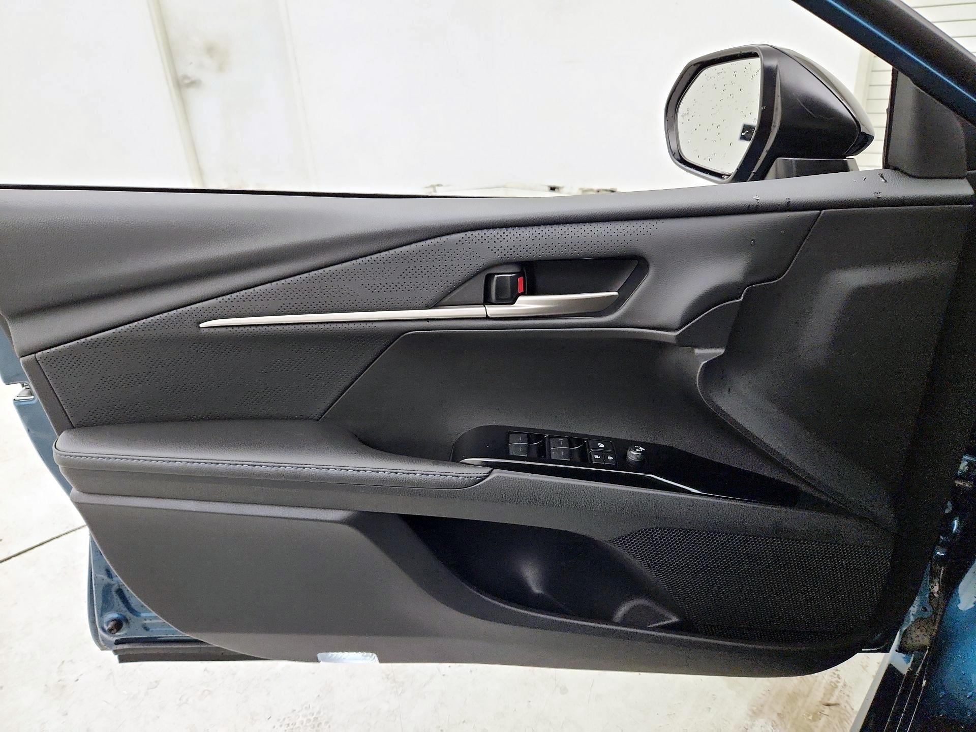 Thumbnail: 2025 Toyota Camry - 12