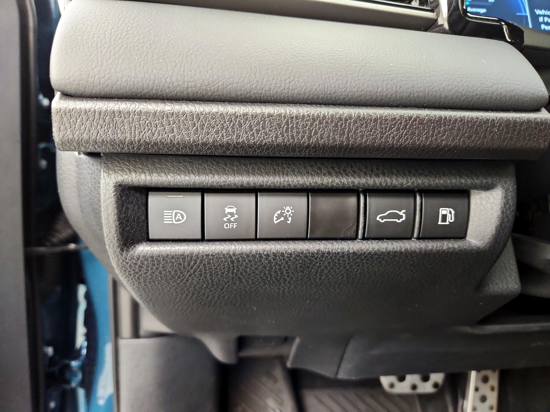 Thumbnail: 2025 Toyota Camry - 13