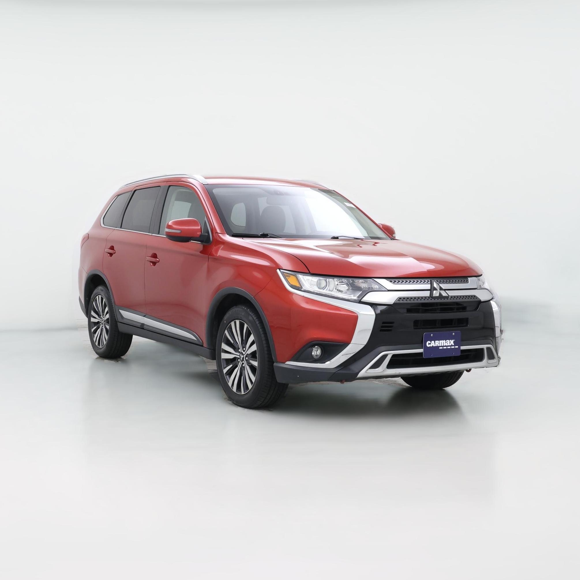 Thumbnail: 2019 Mitsubishi Outlander - 1