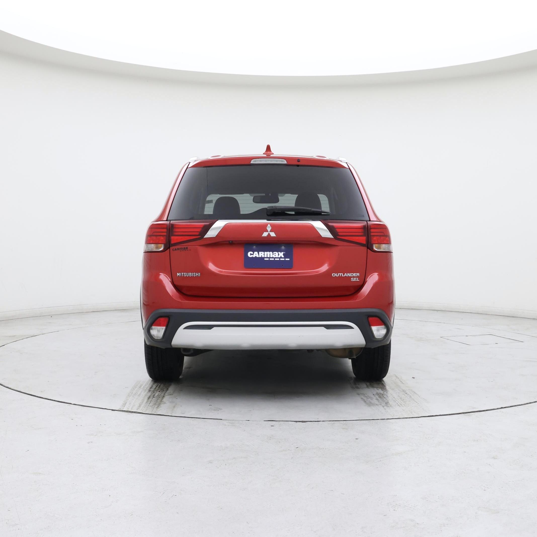 Thumbnail: 2019 Mitsubishi Outlander - 6