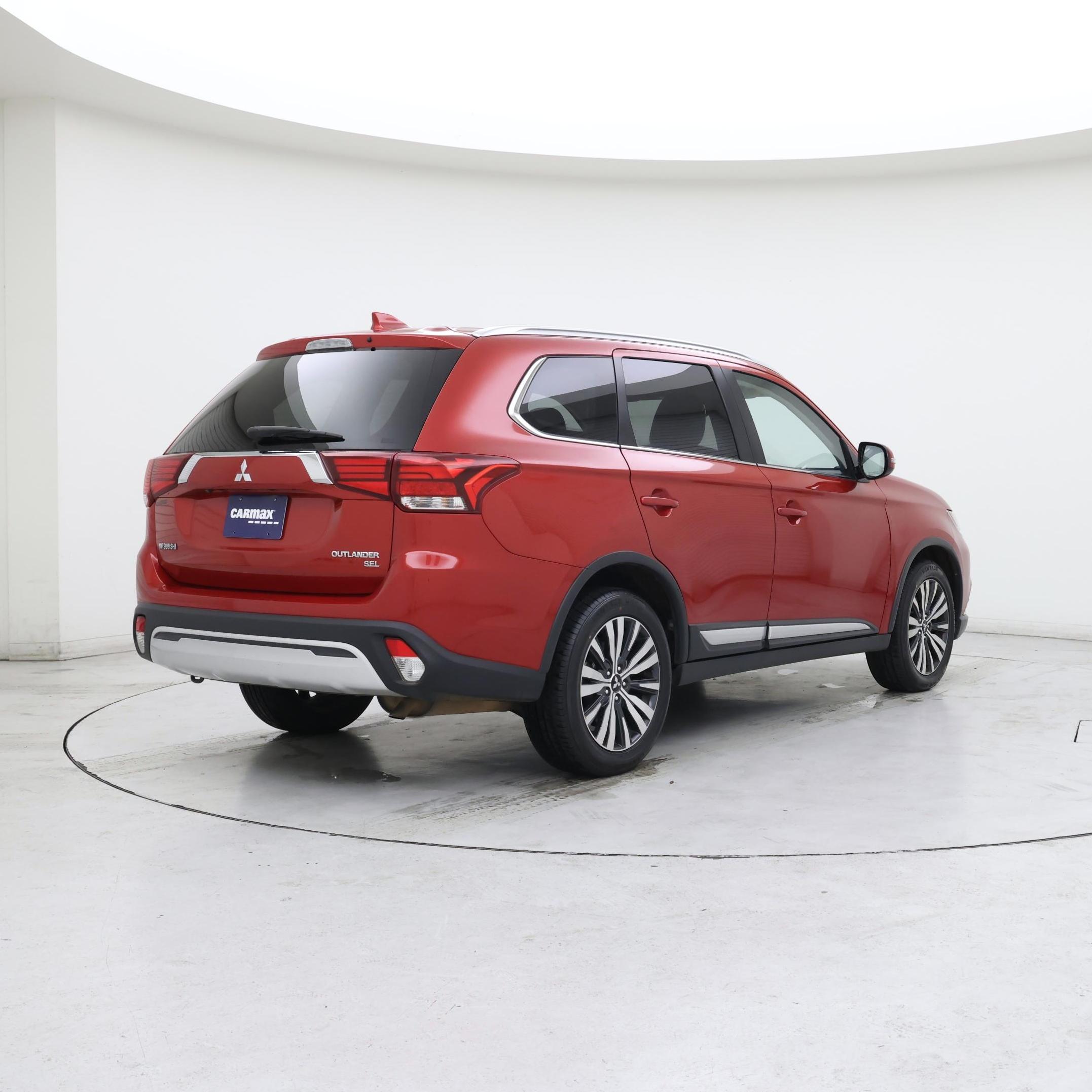 Thumbnail: 2019 Mitsubishi Outlander - 8