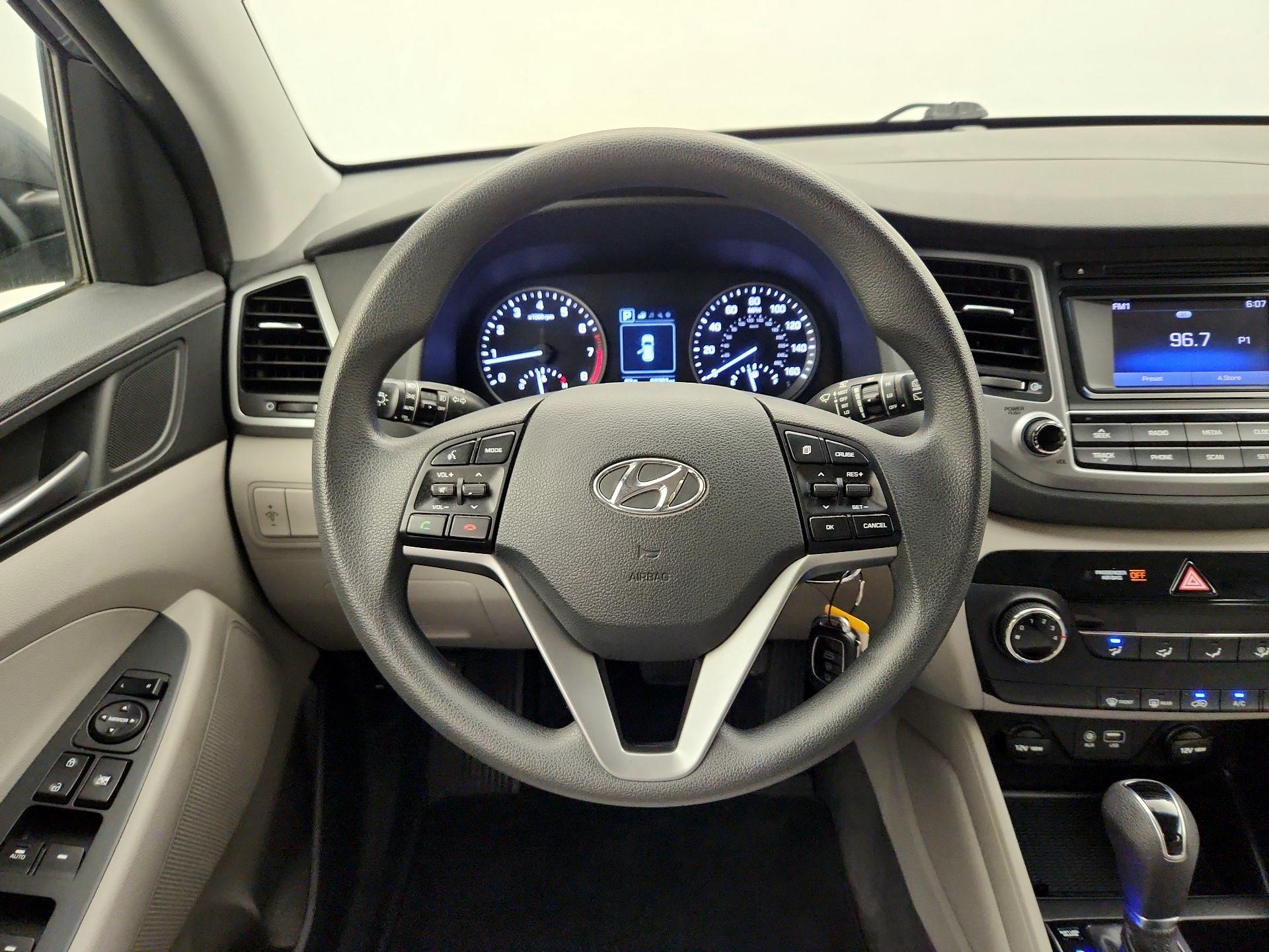 Thumbnail: 2016 Hyundai Tucson - 10