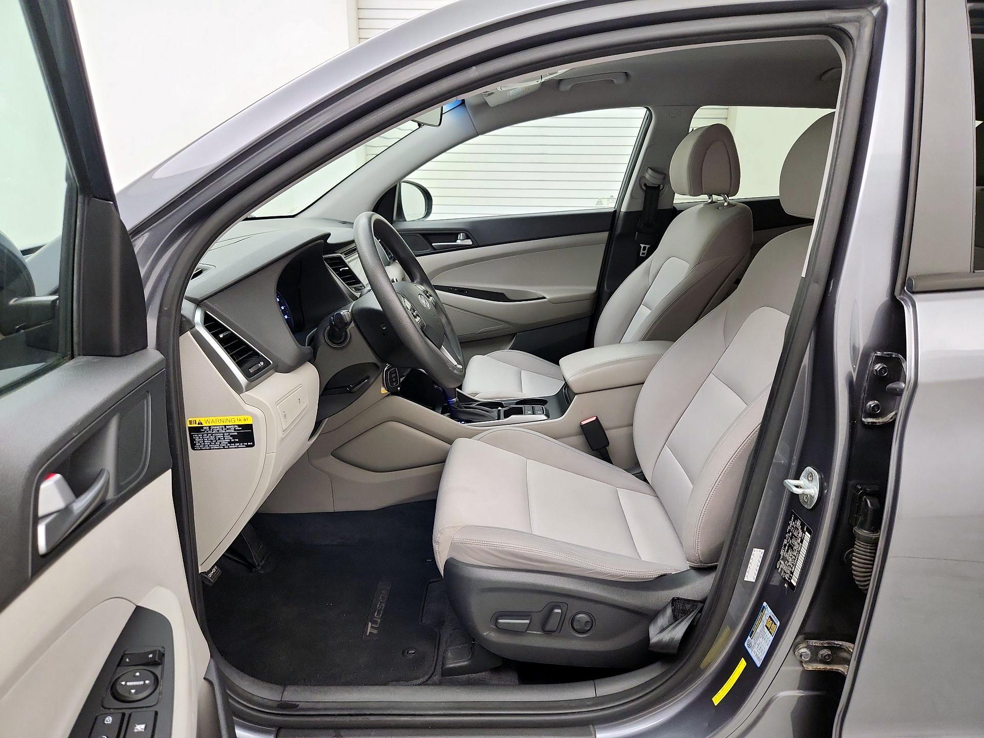 Thumbnail: 2016 Hyundai Tucson - 11