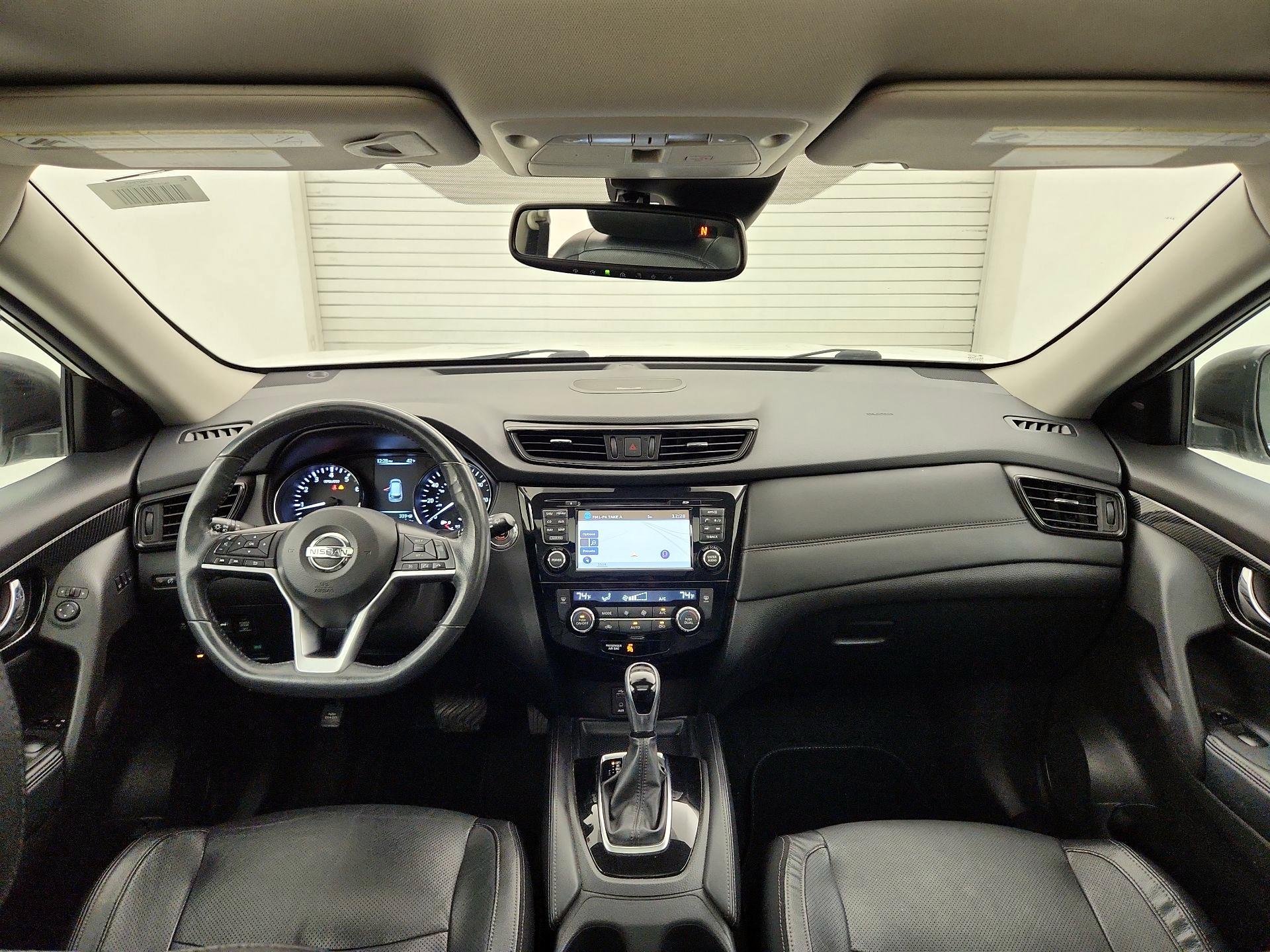 Thumbnail: 2017 Nissan Rogue - 9